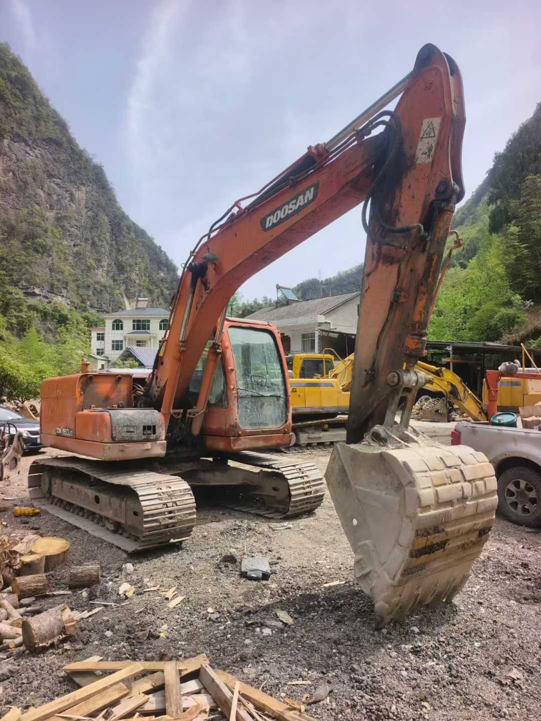 Acheter Doosan DH150 D'occasion Pelle