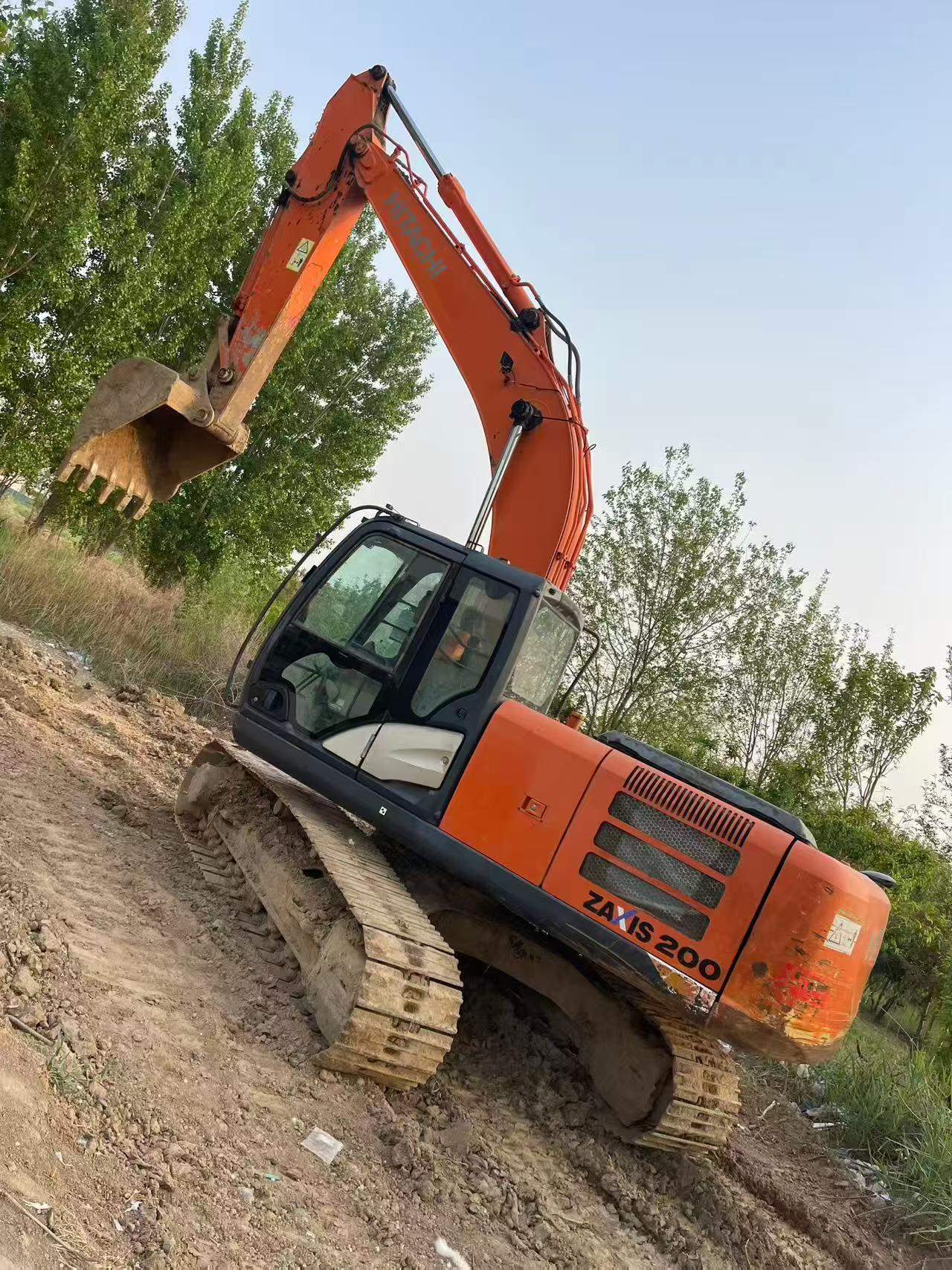 Buy Hitachi EX200 Used Excavator / 3