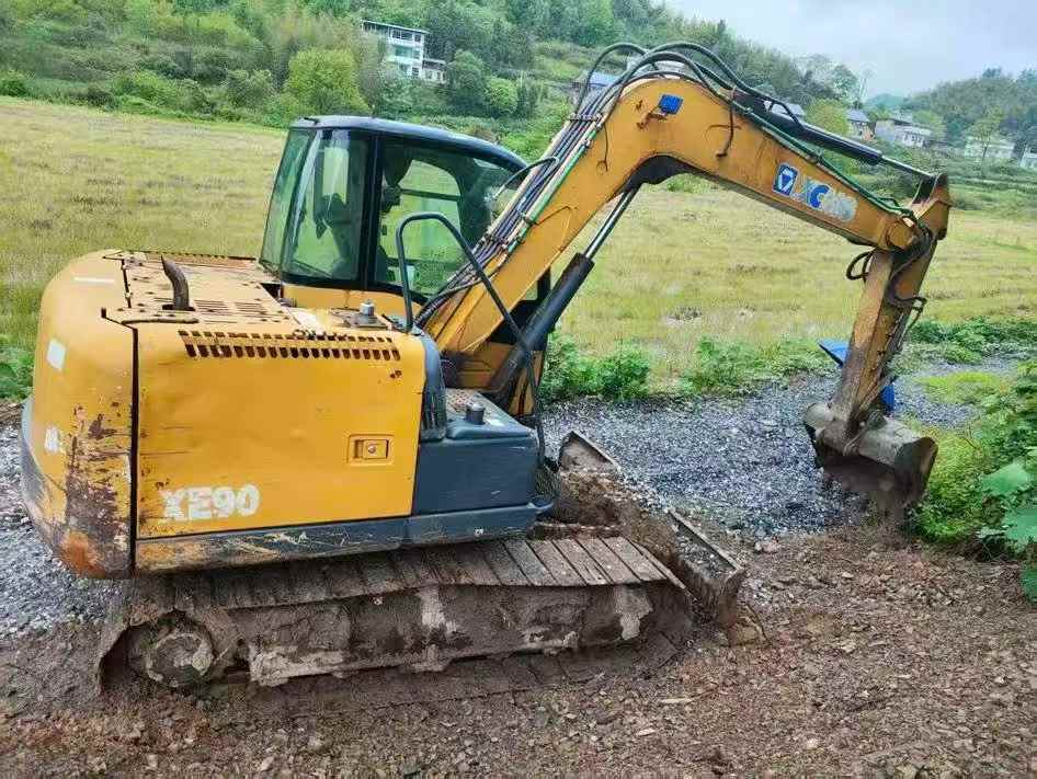 Buy XCMG XE85C Used Excavator / 3