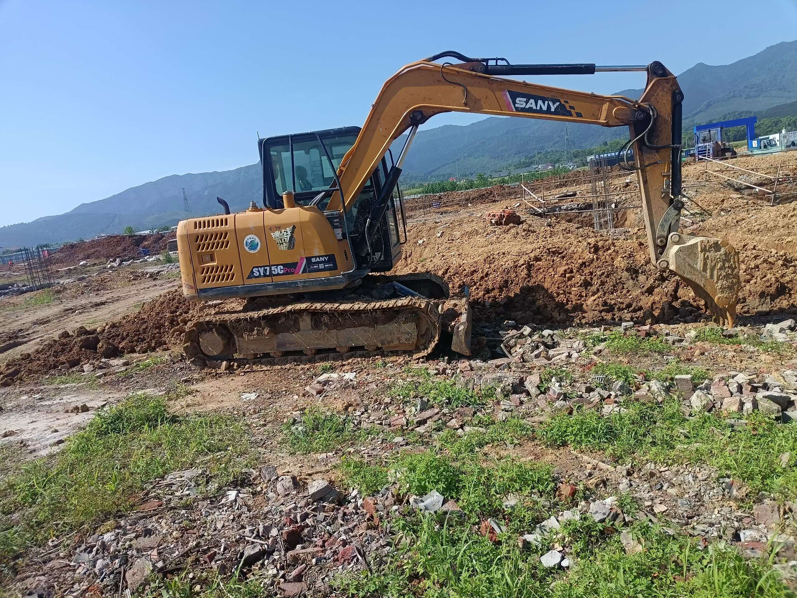 Buy Sany SY75 Used Excavator / 7