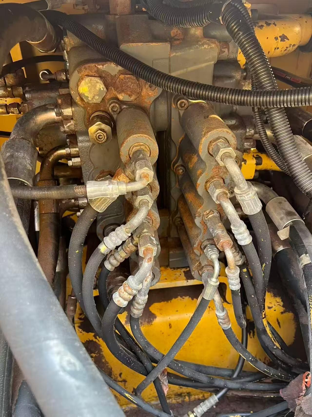 Buy Kato HD1430-7 Used Excavator / 6