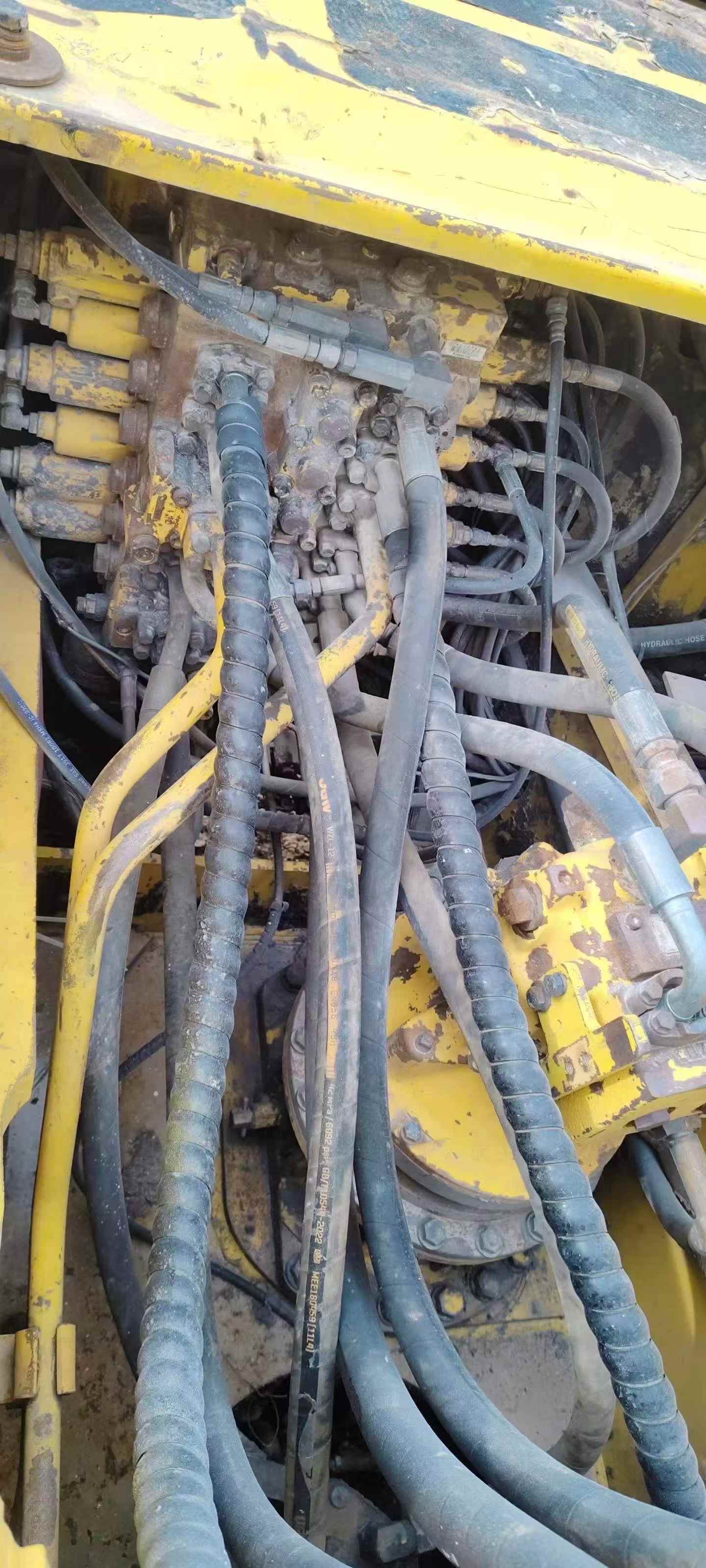 Buy Komatsu PC200-7 Used Excavator / 8
