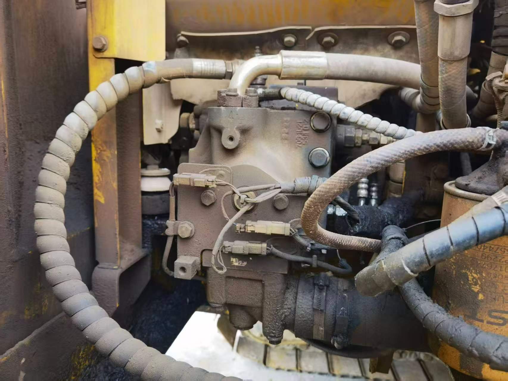 Buy Komatsu PC130-7 Used Excavator / 3