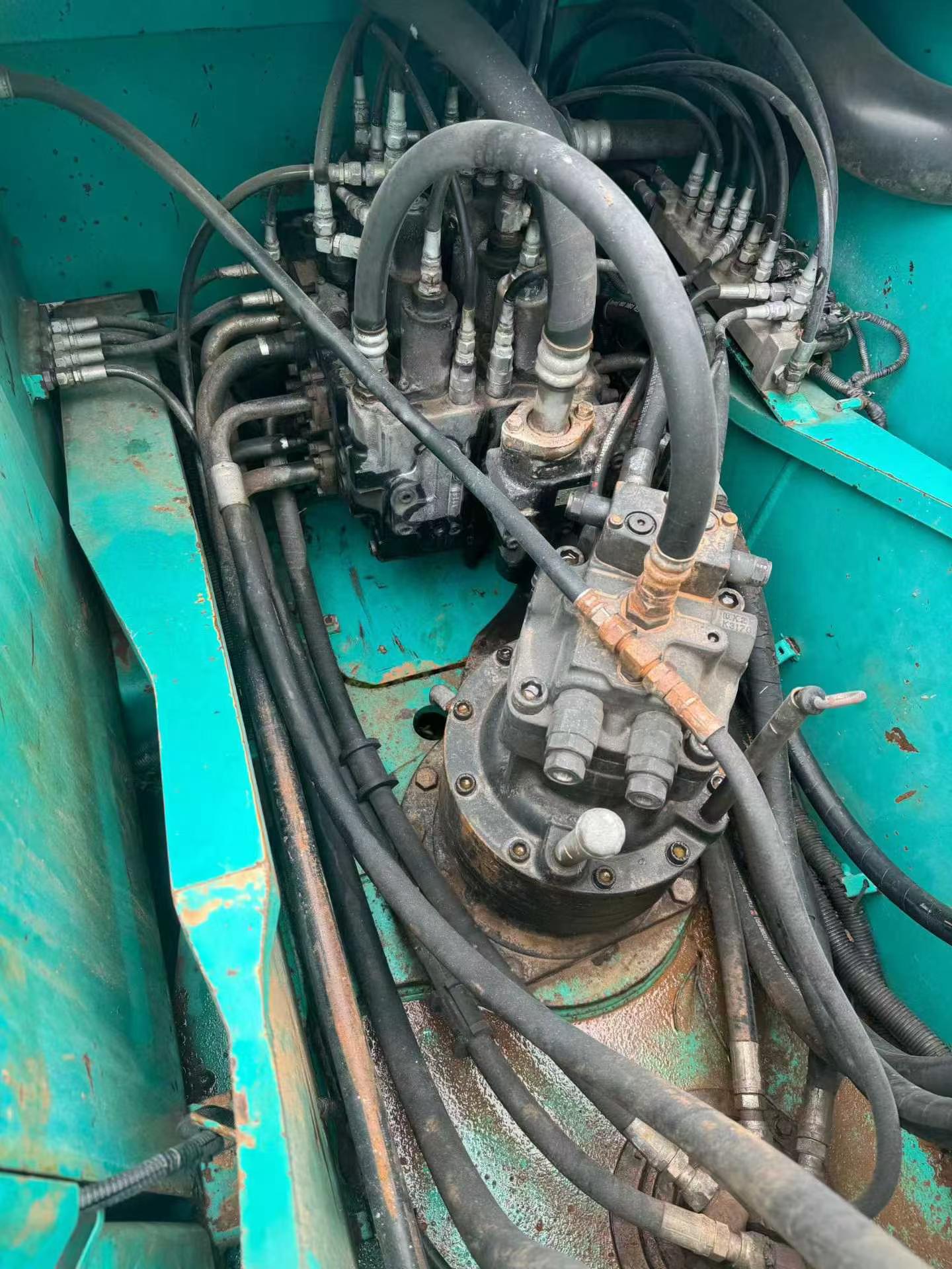 Buy Kobelco SK200-2 Used Excavator / 7