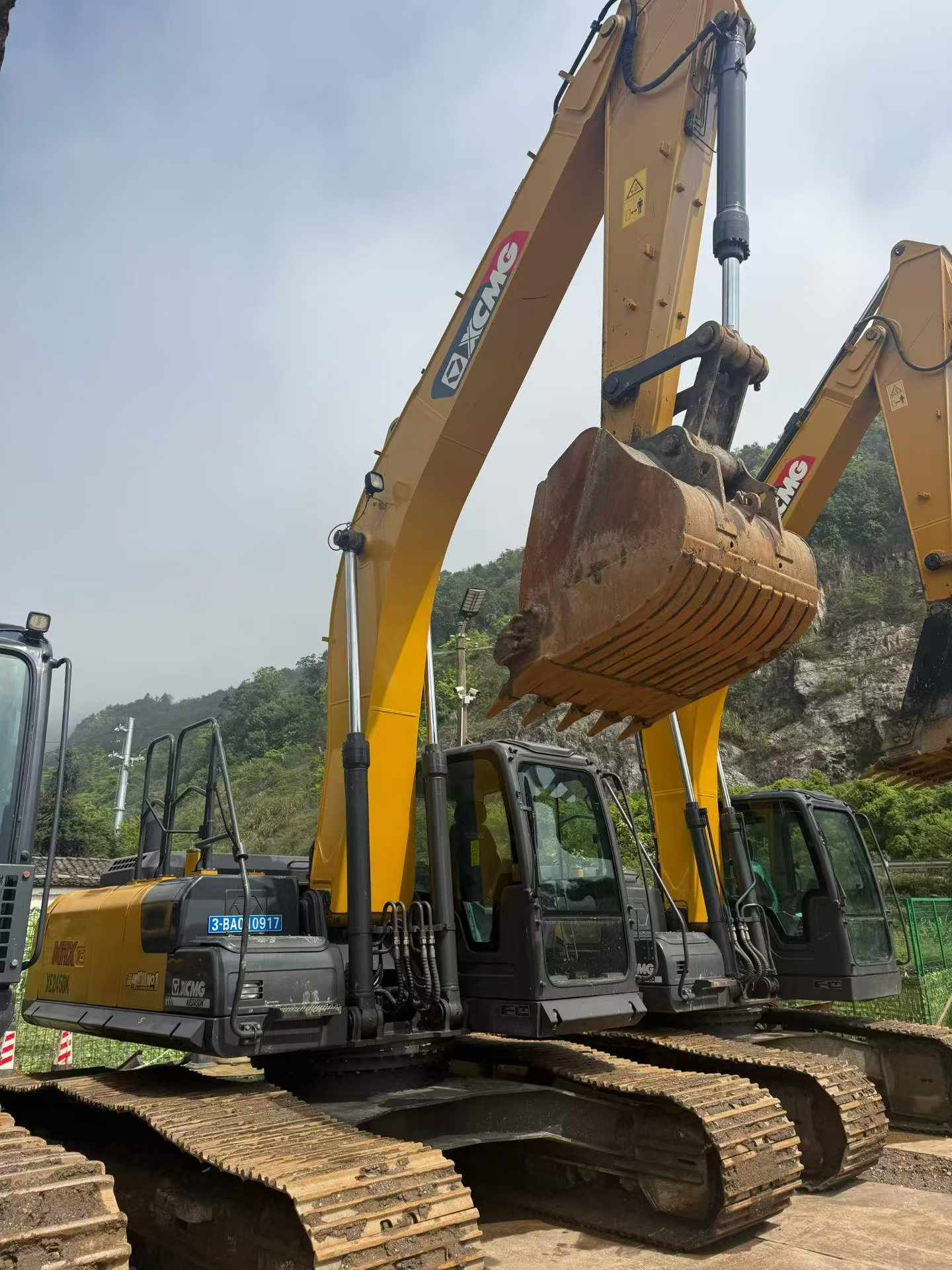 Buy XCMG XE245DK Used Excavator / 8