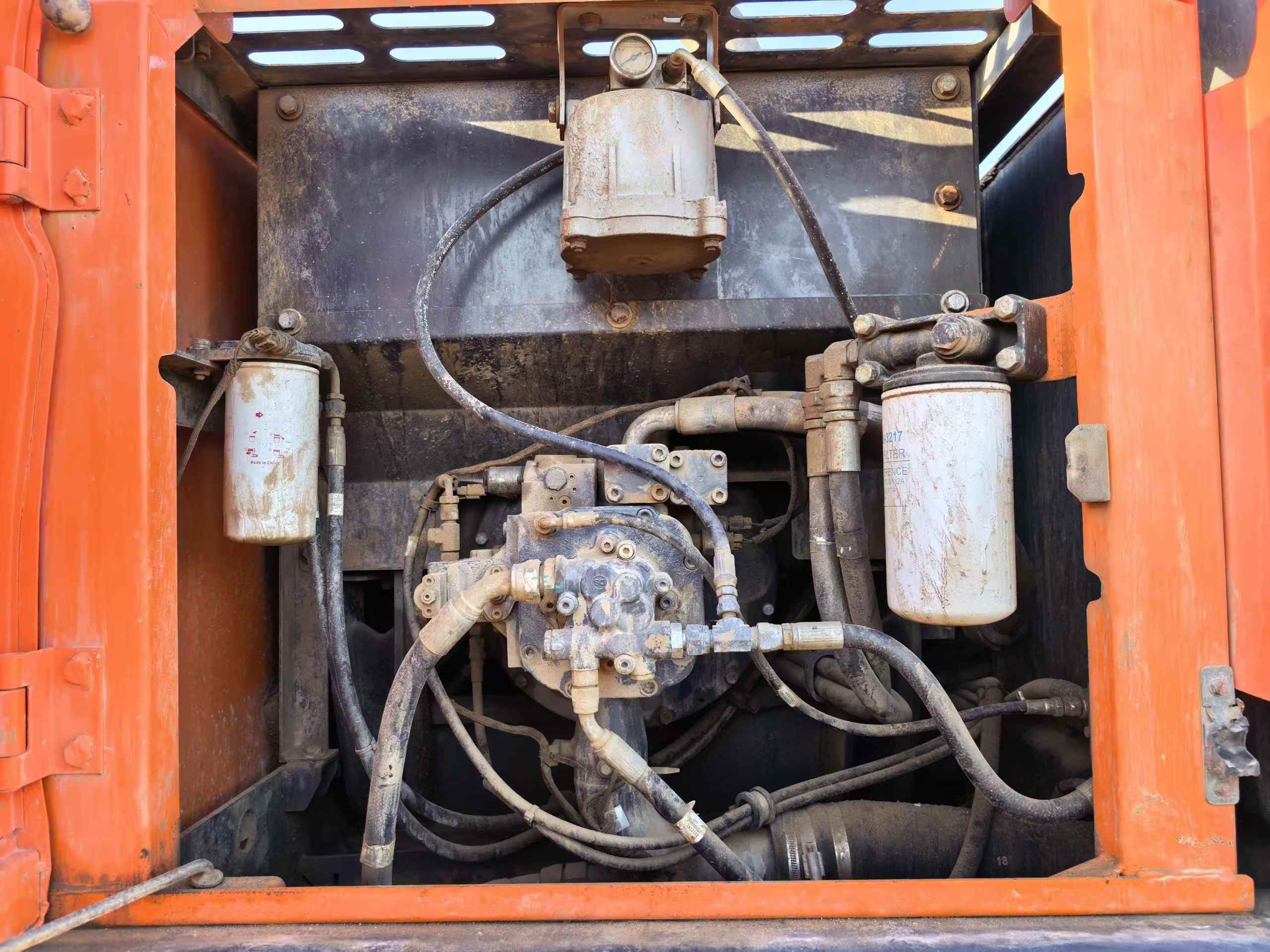 Buy Doosan DH215-7 Used Excavator / 2