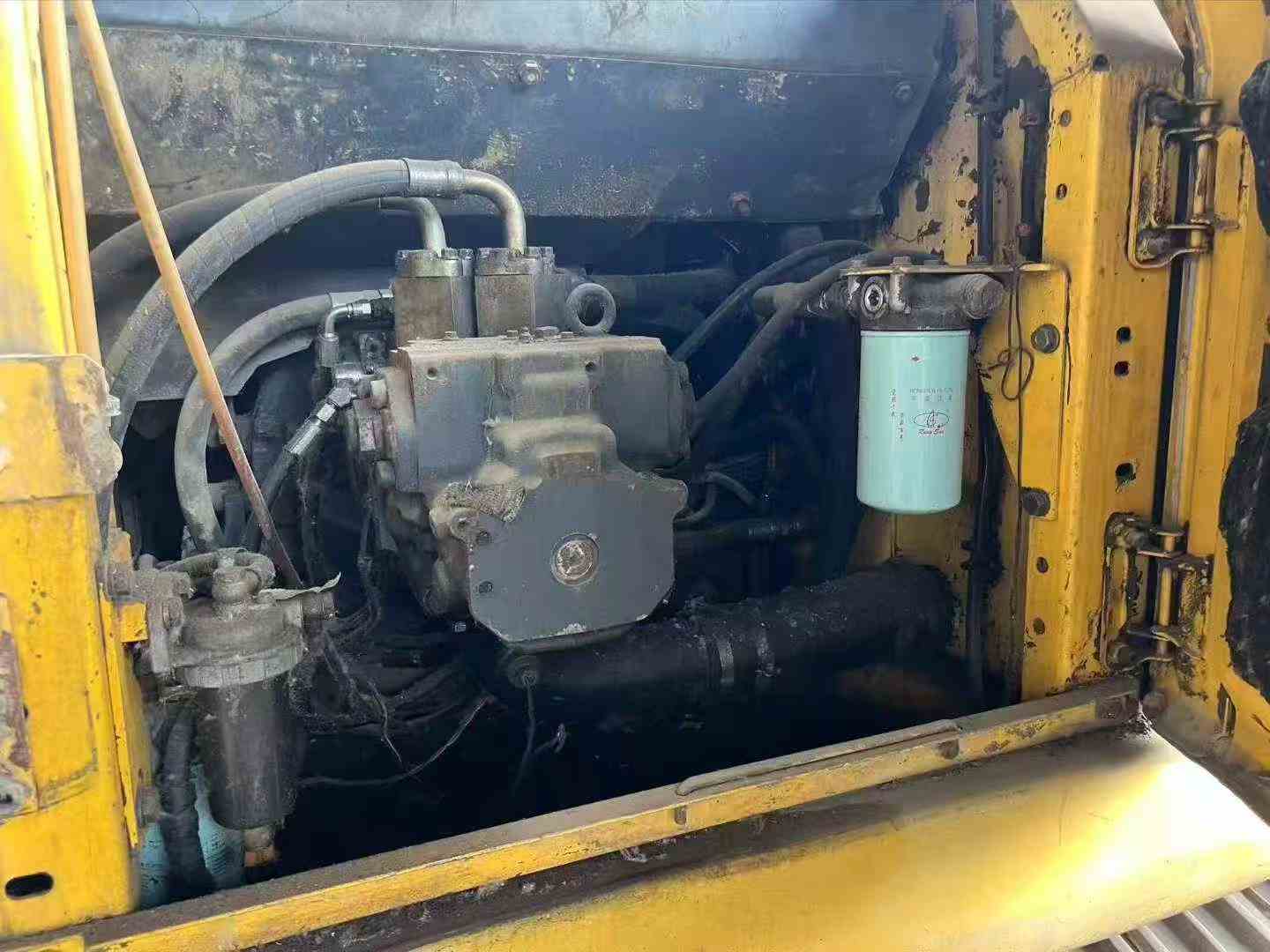 Buy Komatsu PC210-7 Used Excavator / 4