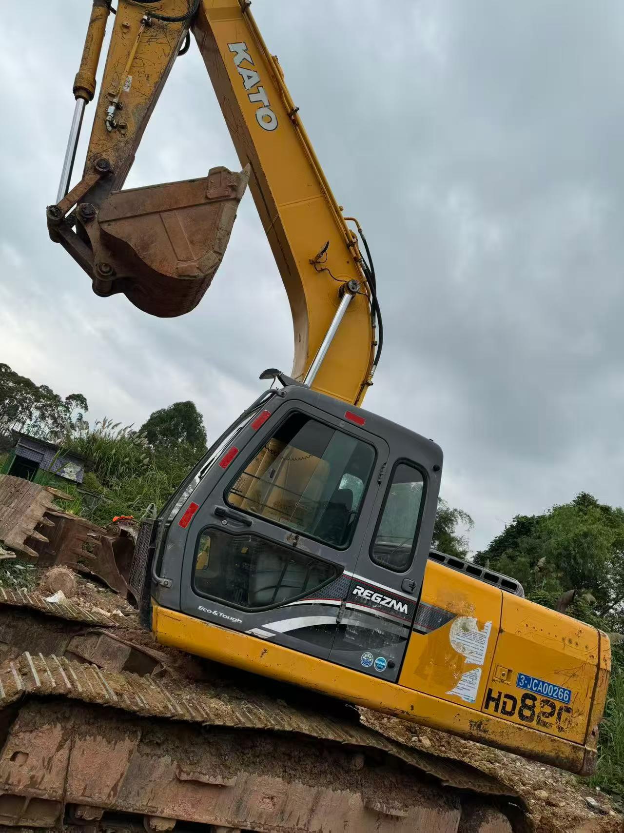 Buy Kato HD820V Used Excavator