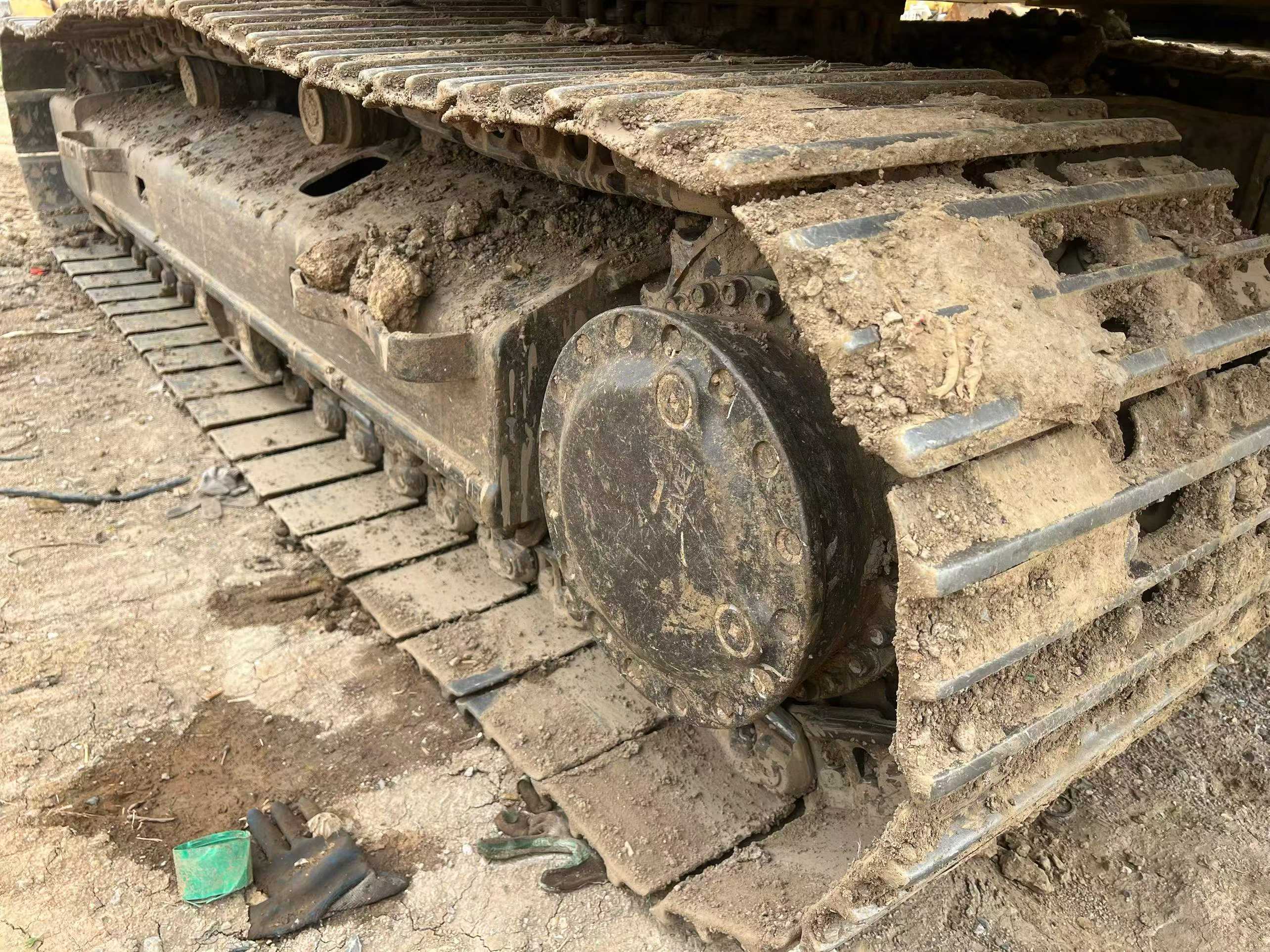 Buy Caterpillar 320D Used Excavator / 8