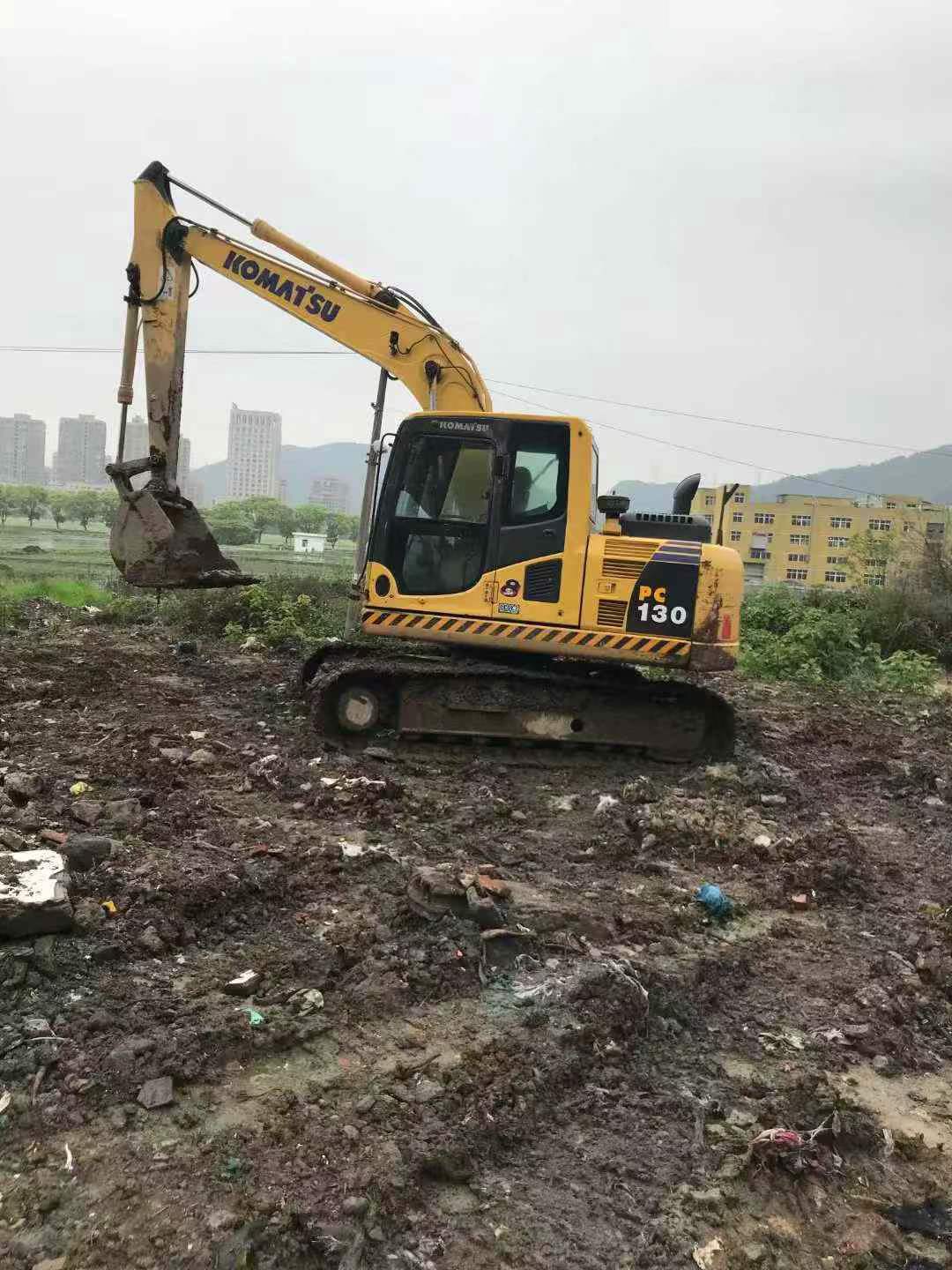 Buy Komatsu PC130-8 Used Excavator / 5