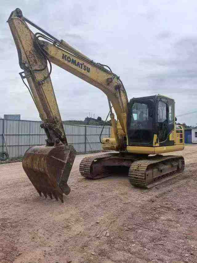 Buy Komatsu PC130 Used Excavator / 4