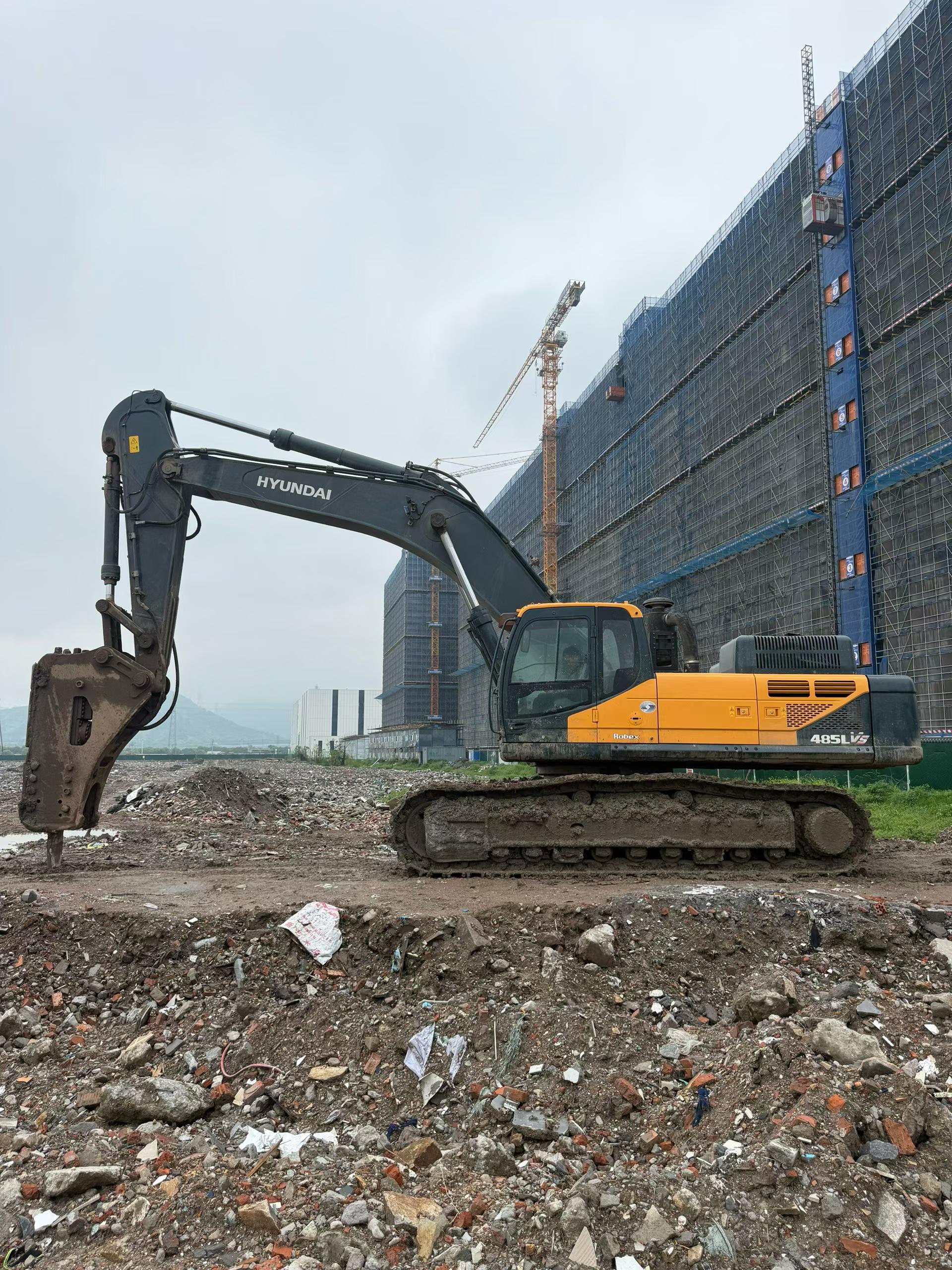 Buy Hyundai R485LVS Used Excavator / 2