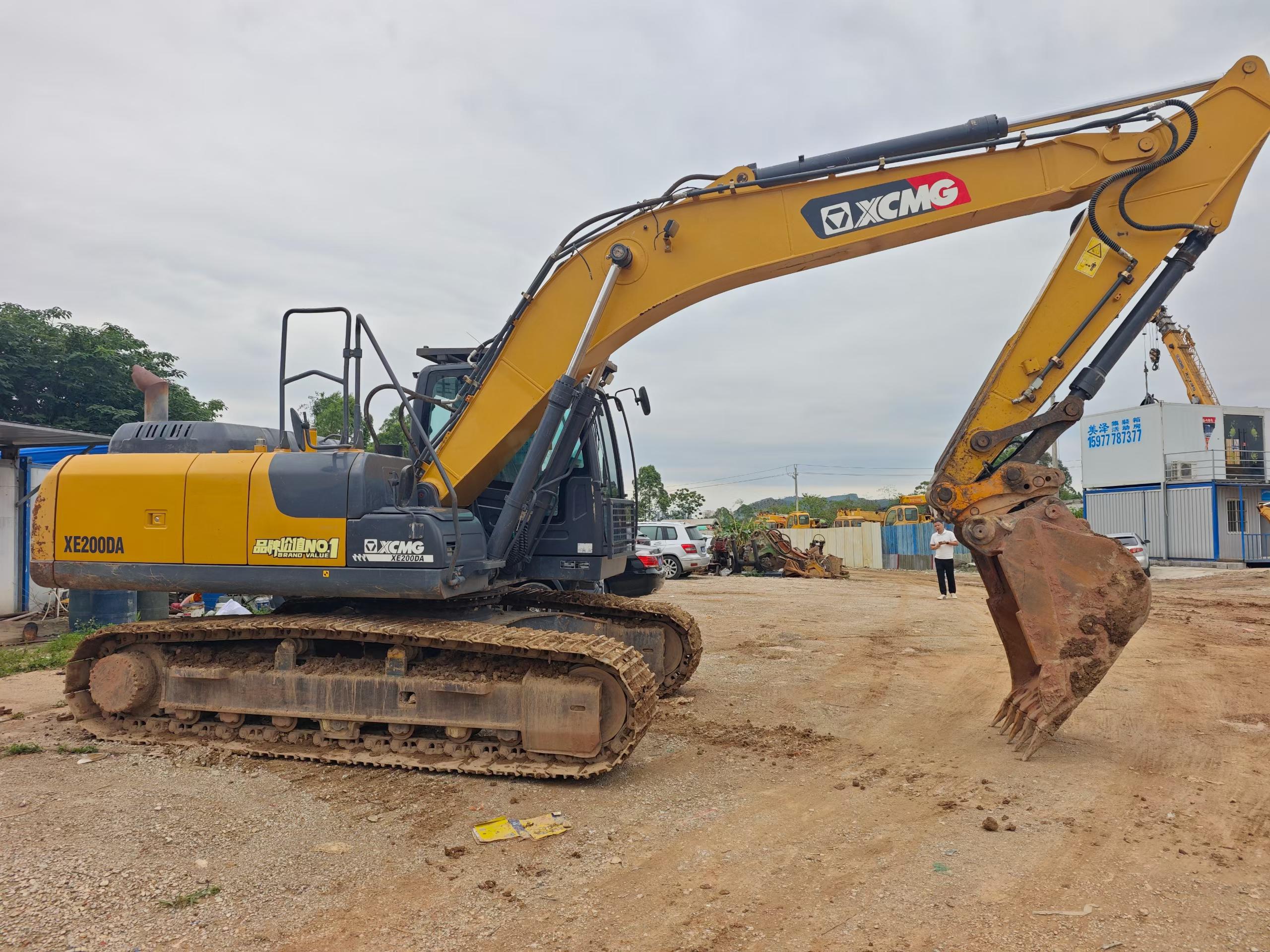 Buy XCMG XE200DA Used Excavator / 2