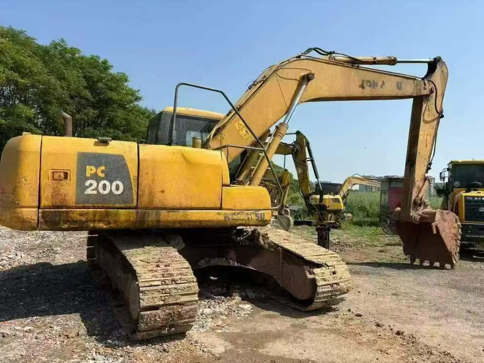 Buy Komatsu PC200-7 Used Excavator / 3