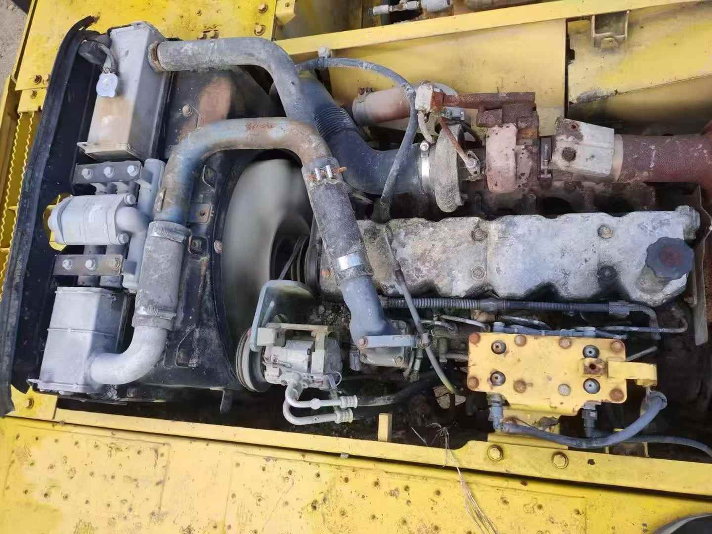 Buy Komatsu PC220-8 Used Excavator / 4