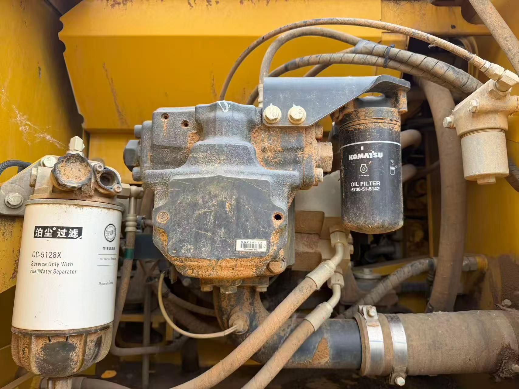 Buy Komatsu PC210 Used Excavator / 9