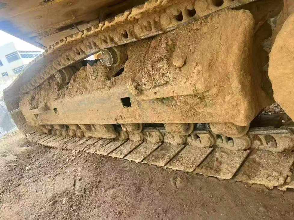 Buy Caterpillar 320D Used Excavator / 8