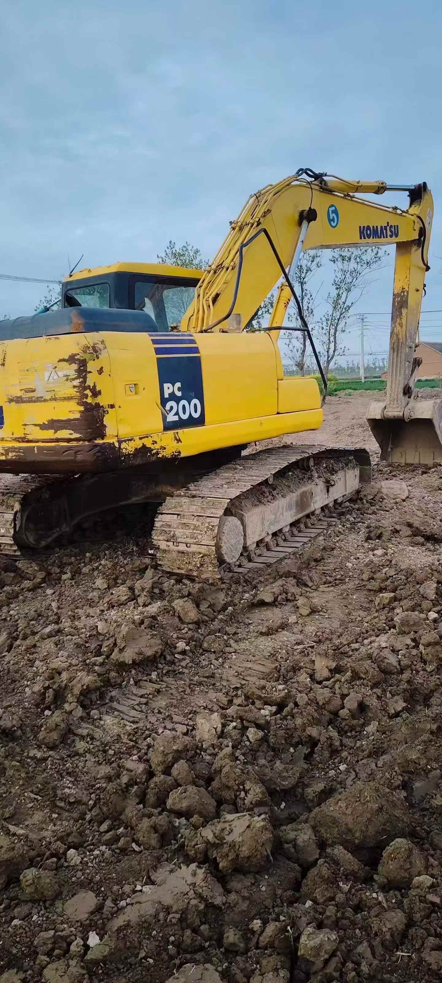 Buy Komatsu PC200-7 Used Excavator / 2