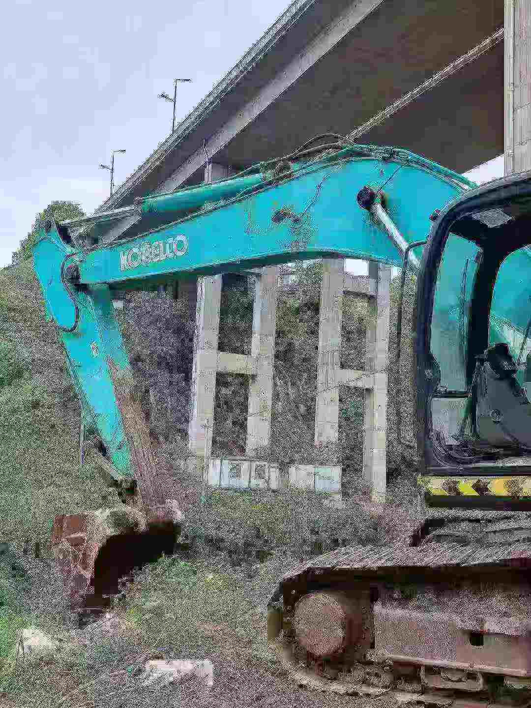 Buy Kobelco SK260 Used Excavator / 4
