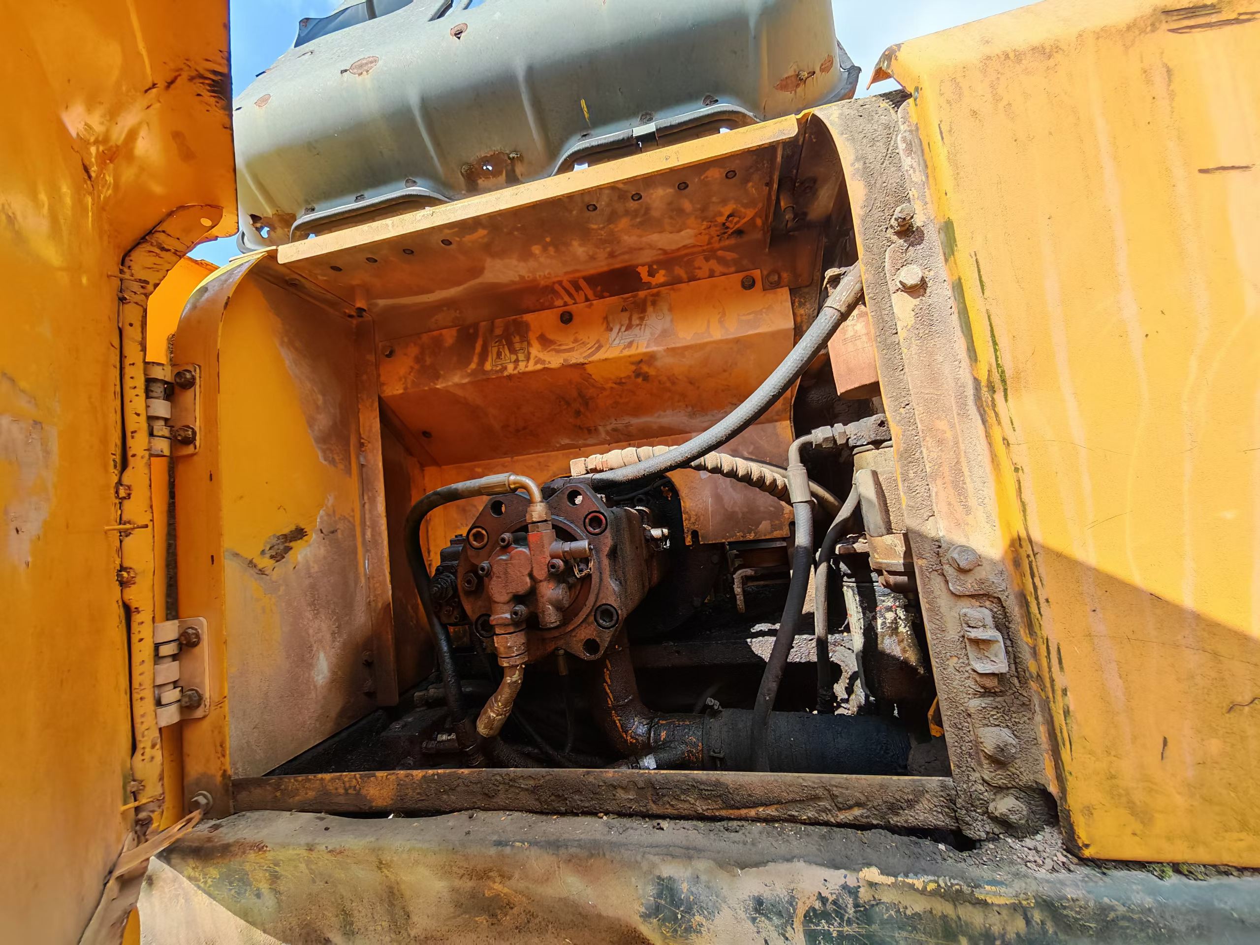 Buy Hyundai R215-7 Used Excavator / 2
