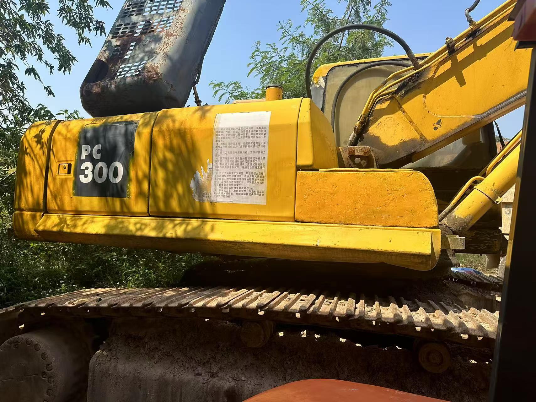 Buy Komatsu PC300 Used Excavator / 3