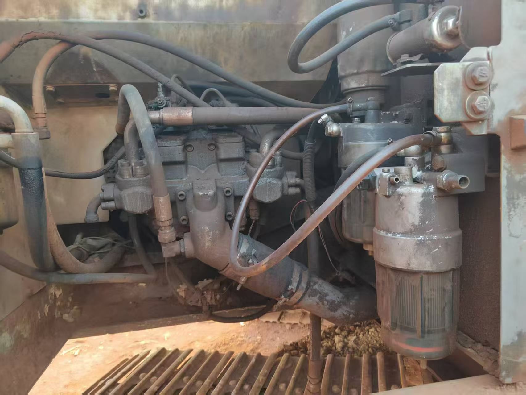 Buy Hitachi EX250-5 Used Excavator / 4