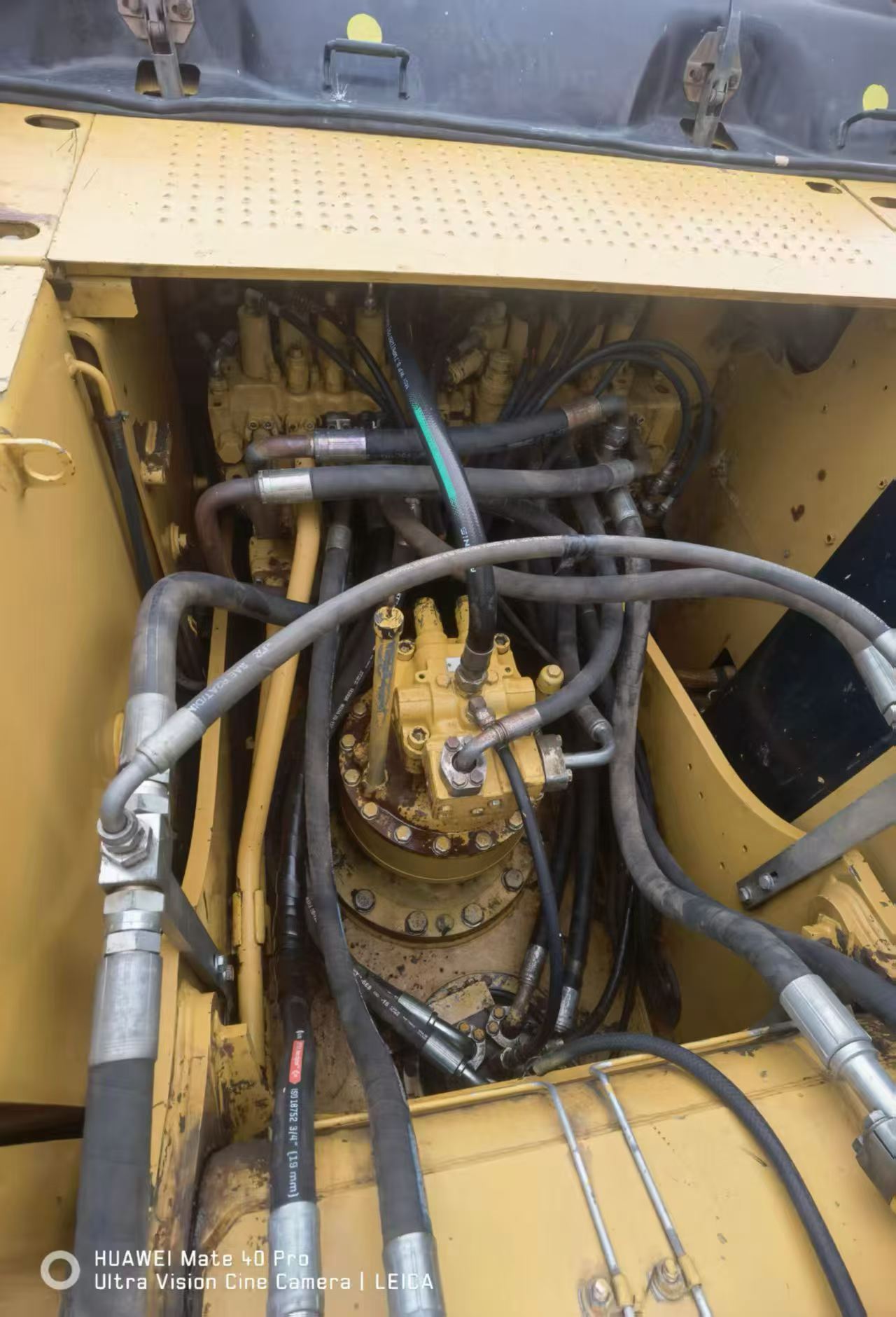 Buy Caterpillar 320D Used Excavator / 8