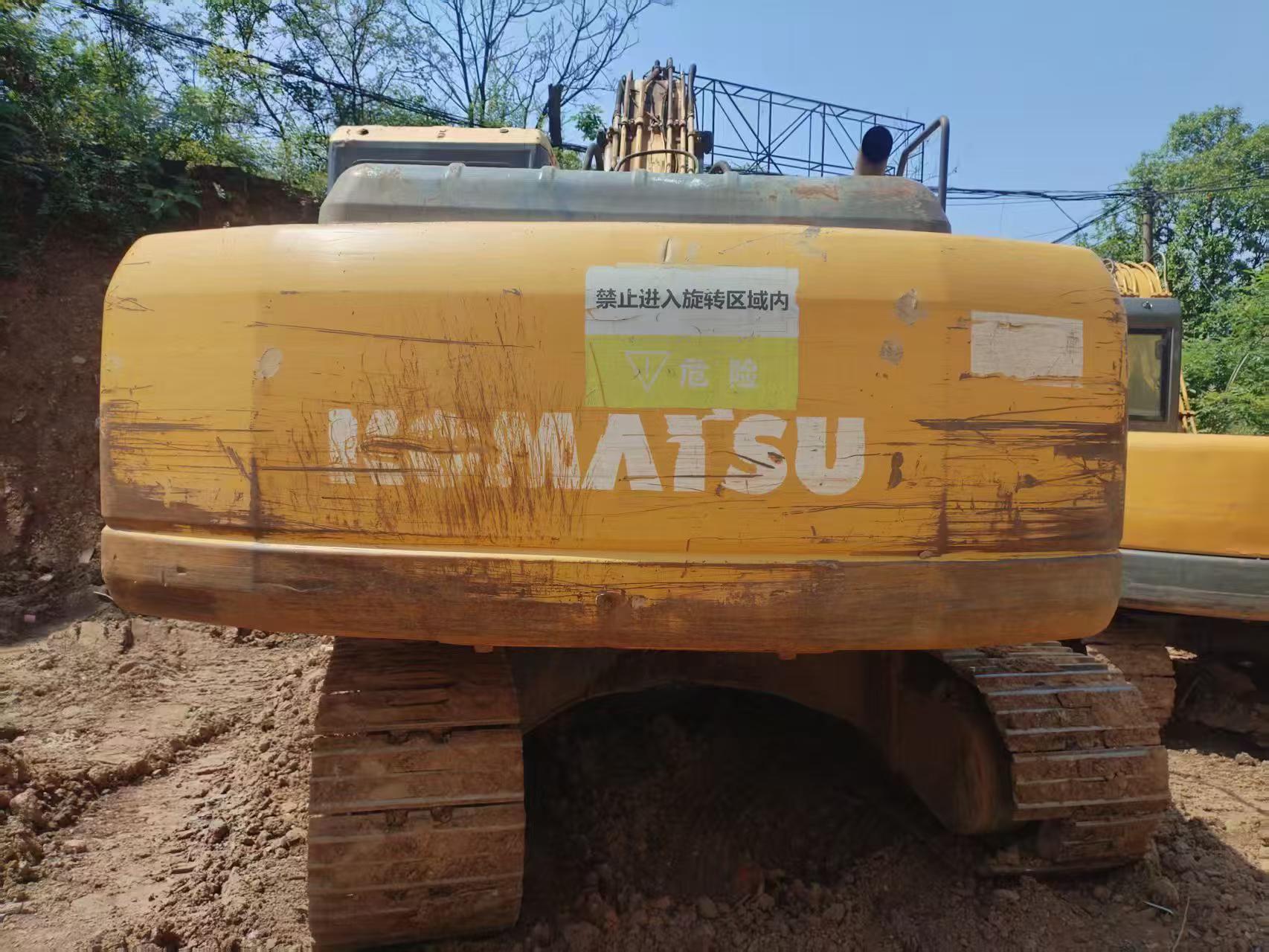 Buy Komatsu PC200-7 Used Excavator / 2