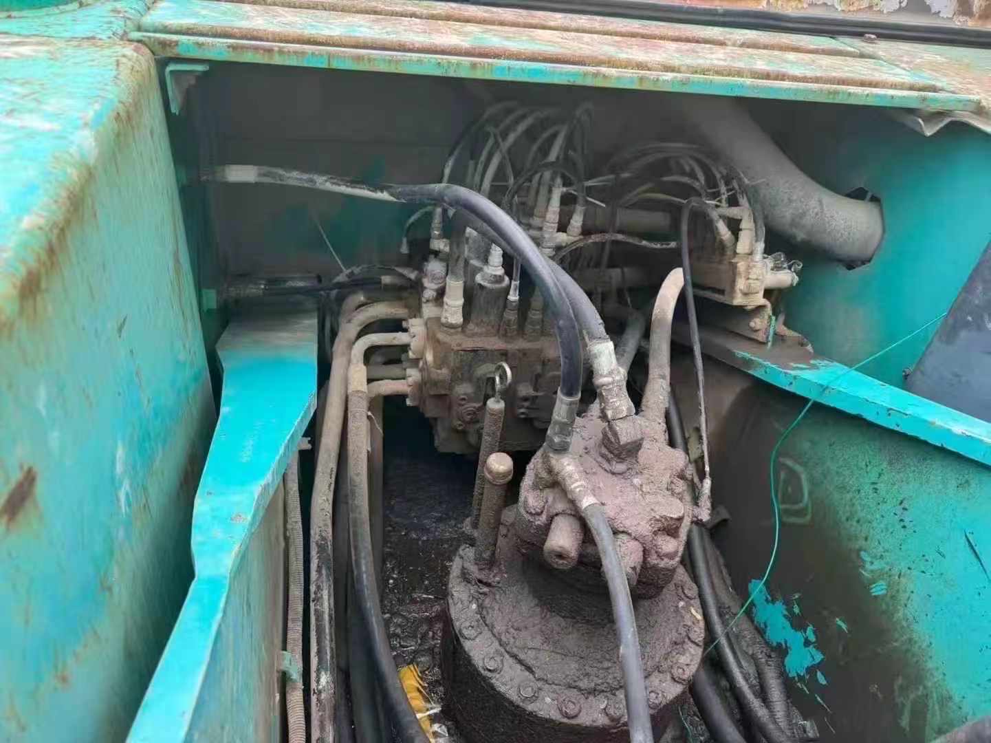 Buy Kobelco SK260 Used Excavator / 5