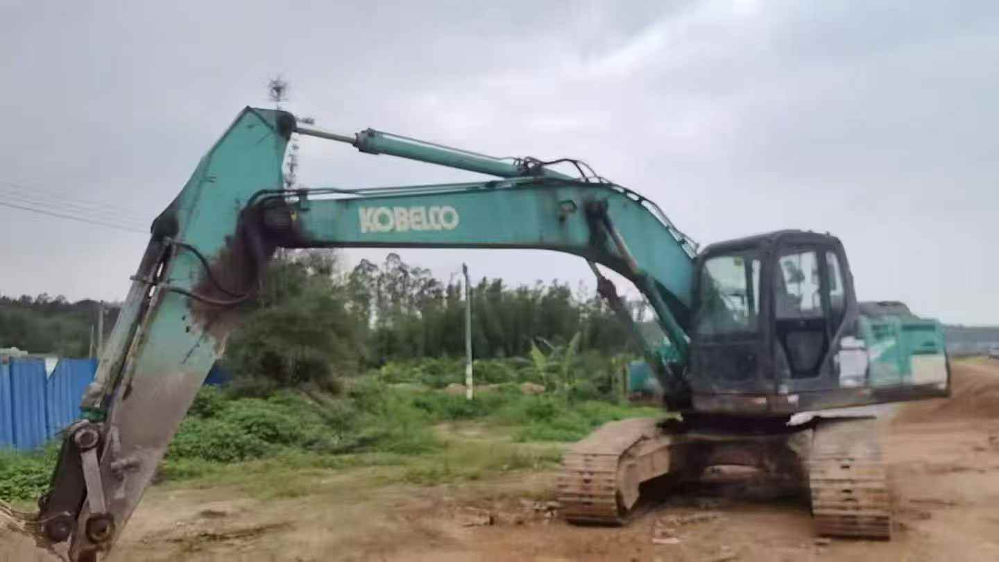 Buy Kobelco SK210 Used Excavator / 3