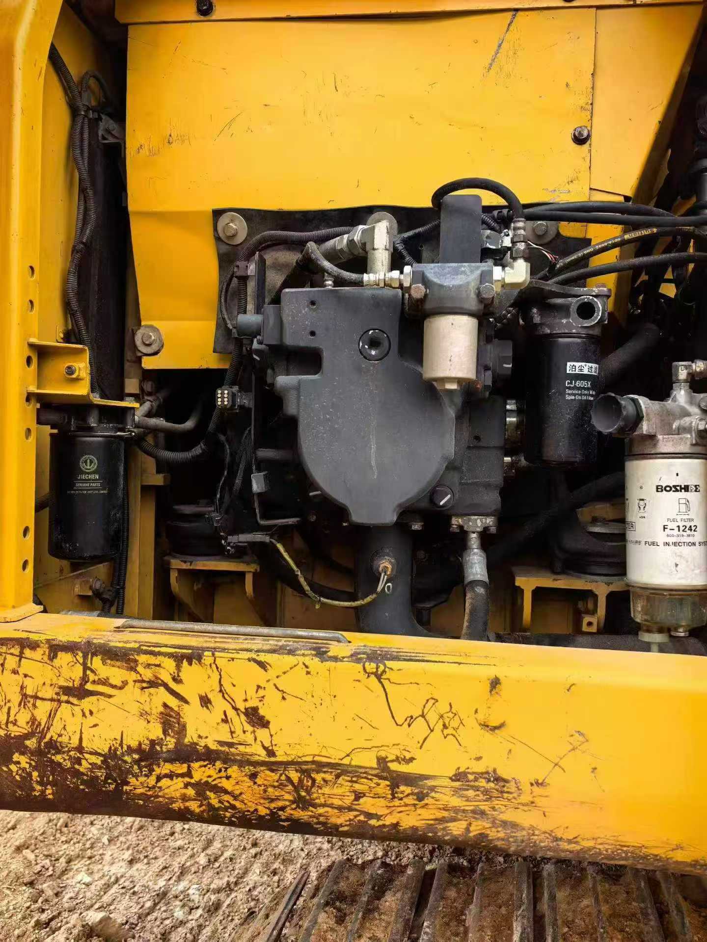 Buy Komatsu PC200-10 Used Excavator / 2