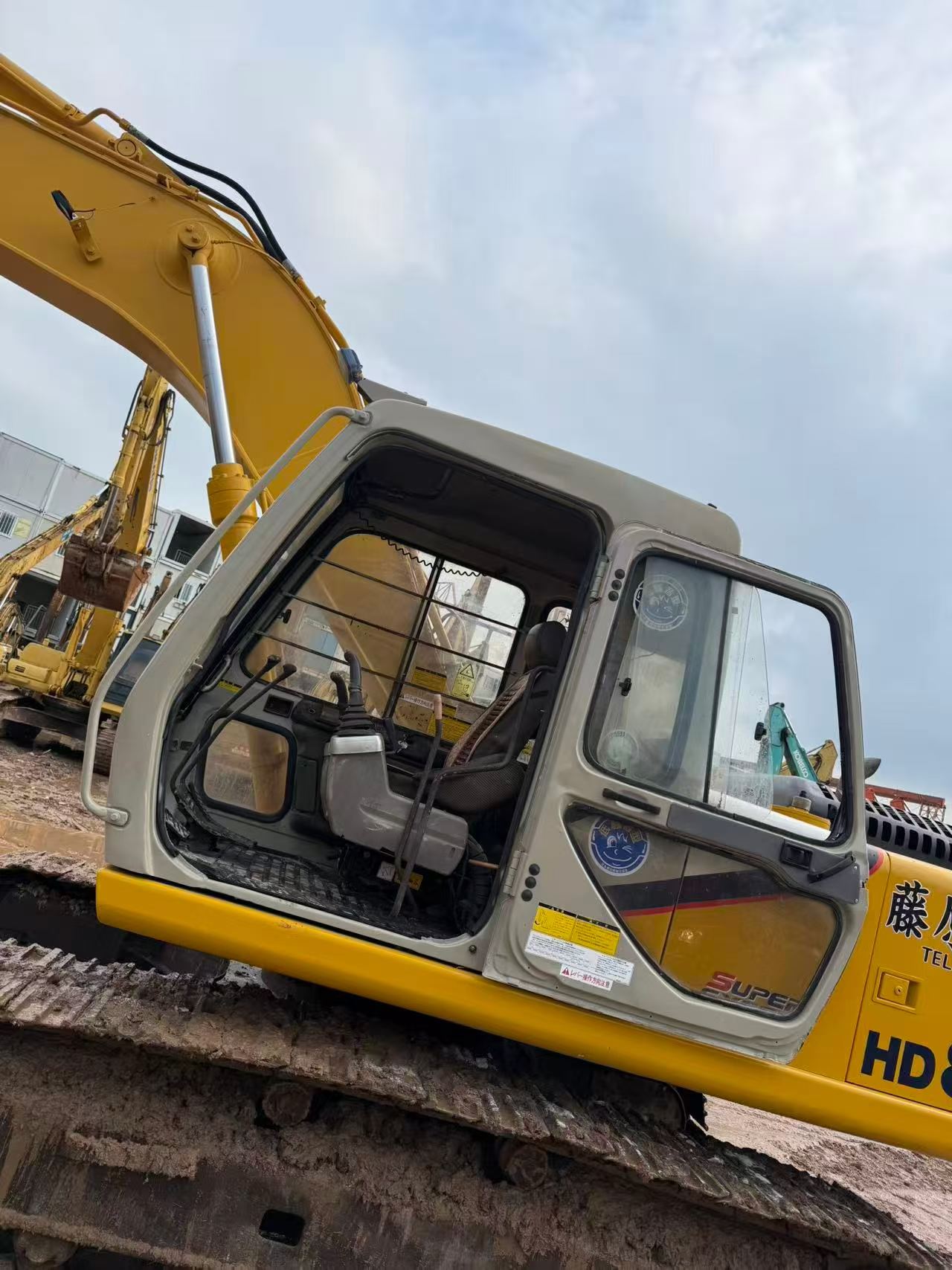 Buy Kato 820-3SP Used Excavator / 5