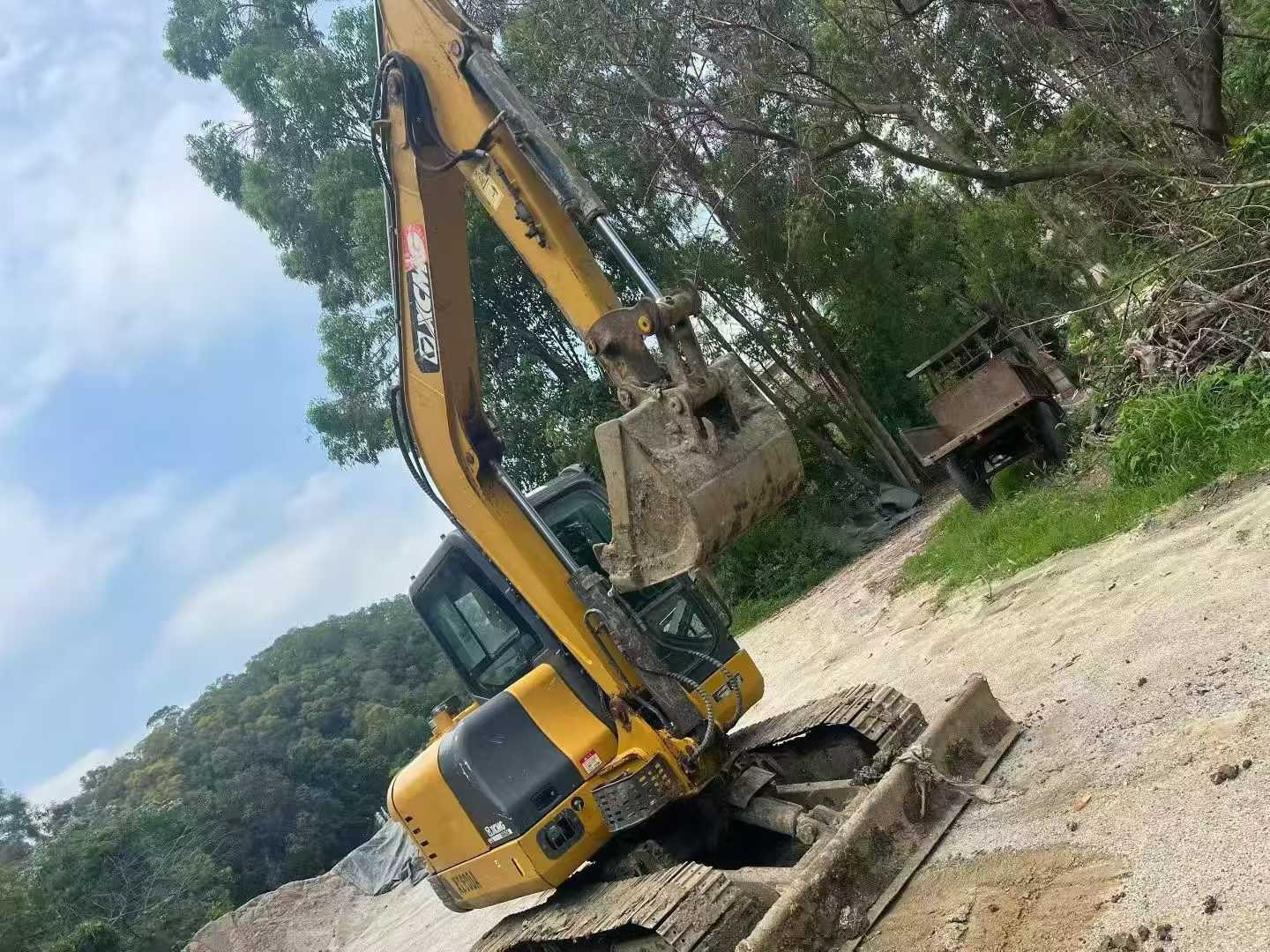 Buy XCMG XE60 Used Excavator / 3