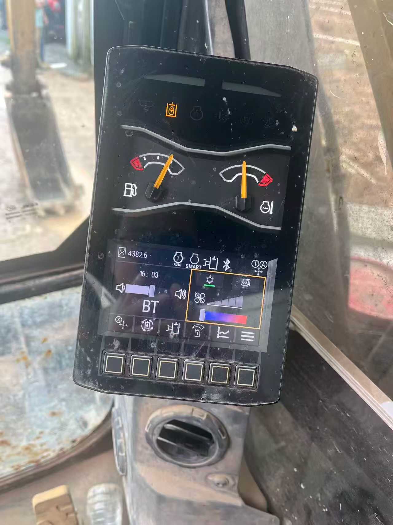 Buy Caterpillar 307B Used Excavator / 6