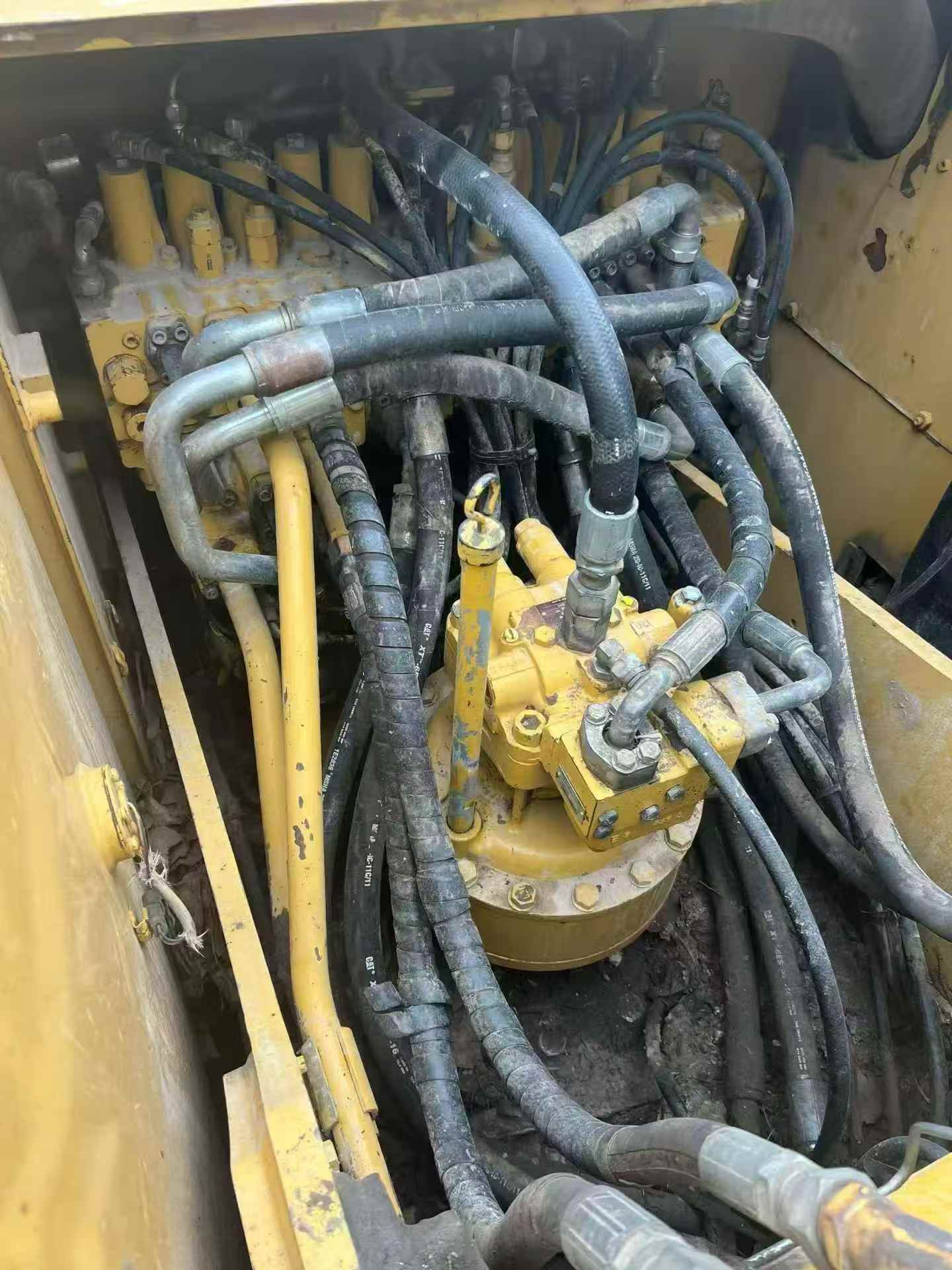 Buy Caterpillar 323D2L Used Excavator / 5