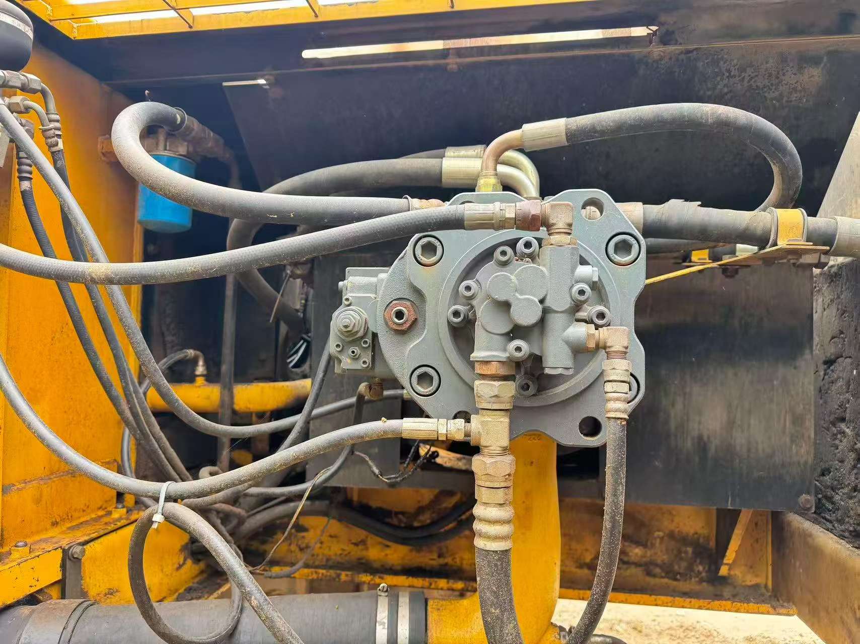 Buy Kato HD1430-7 Used Excavator / 9