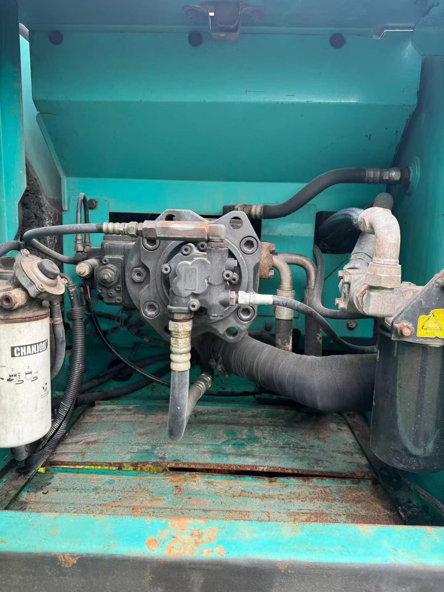 Buy Kobelco SK200-2 Used Excavator / 8