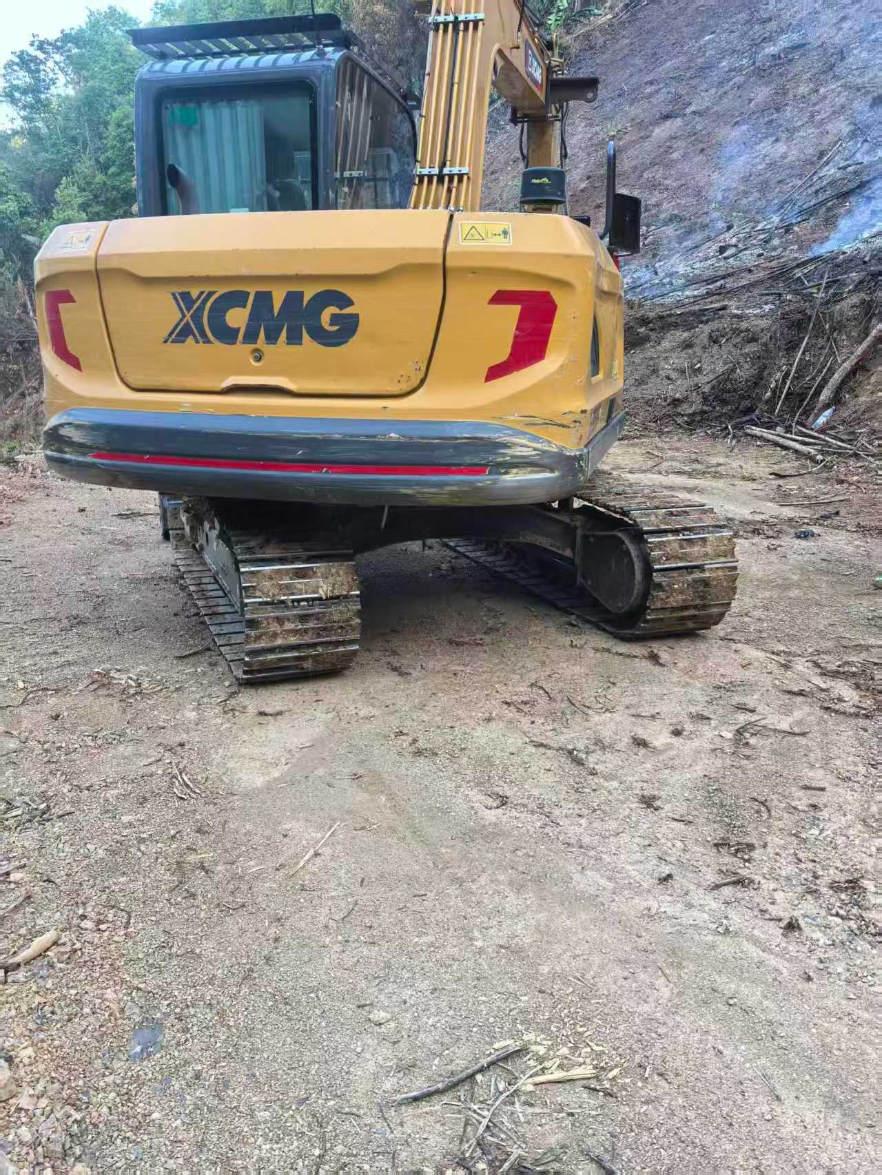 Buy XCMG XE85C Used Excavator / 4
