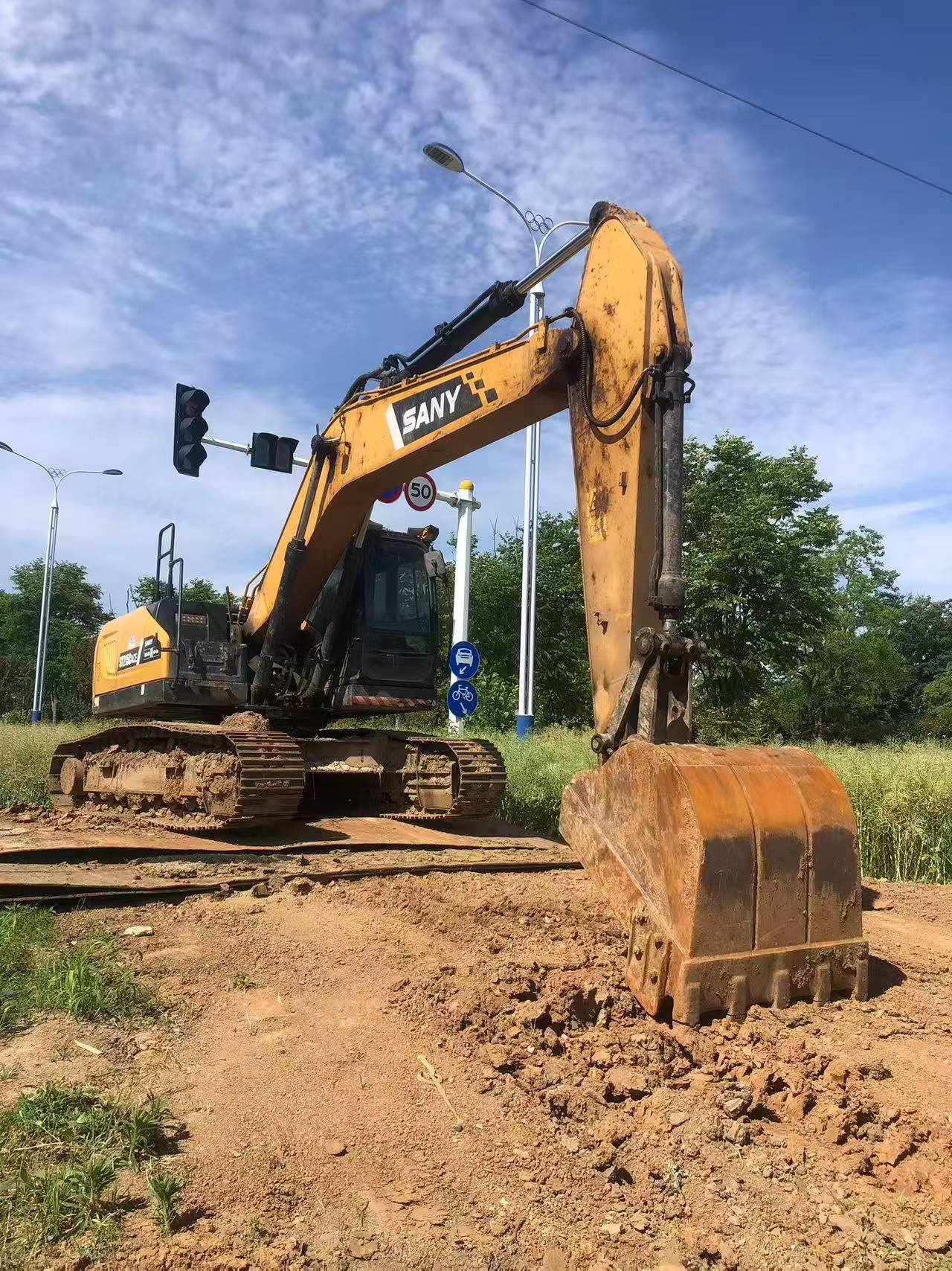 Buy Sany SY215C Used Excavator / 2
