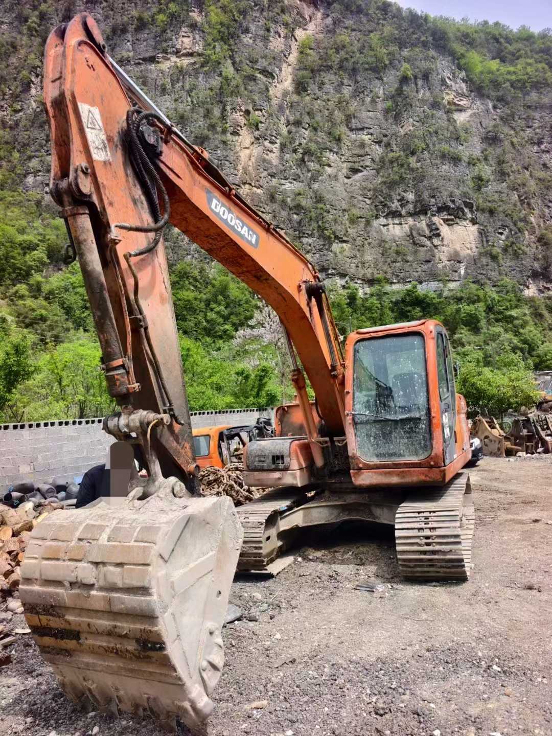 Acheter Pelle Doosan DH150 d'occasion / 2