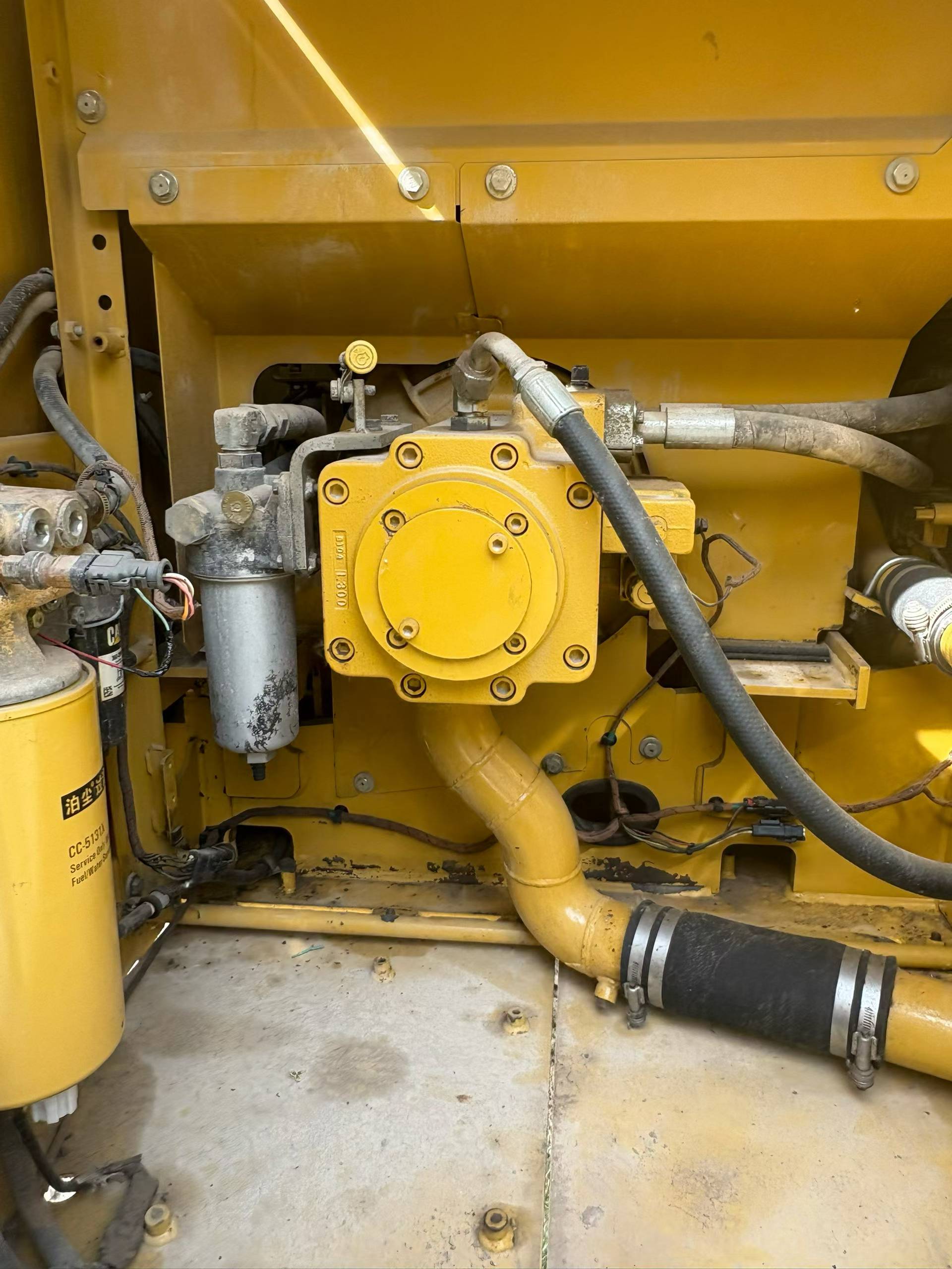 Buy Caterpillar 323 Used Excavator / 6