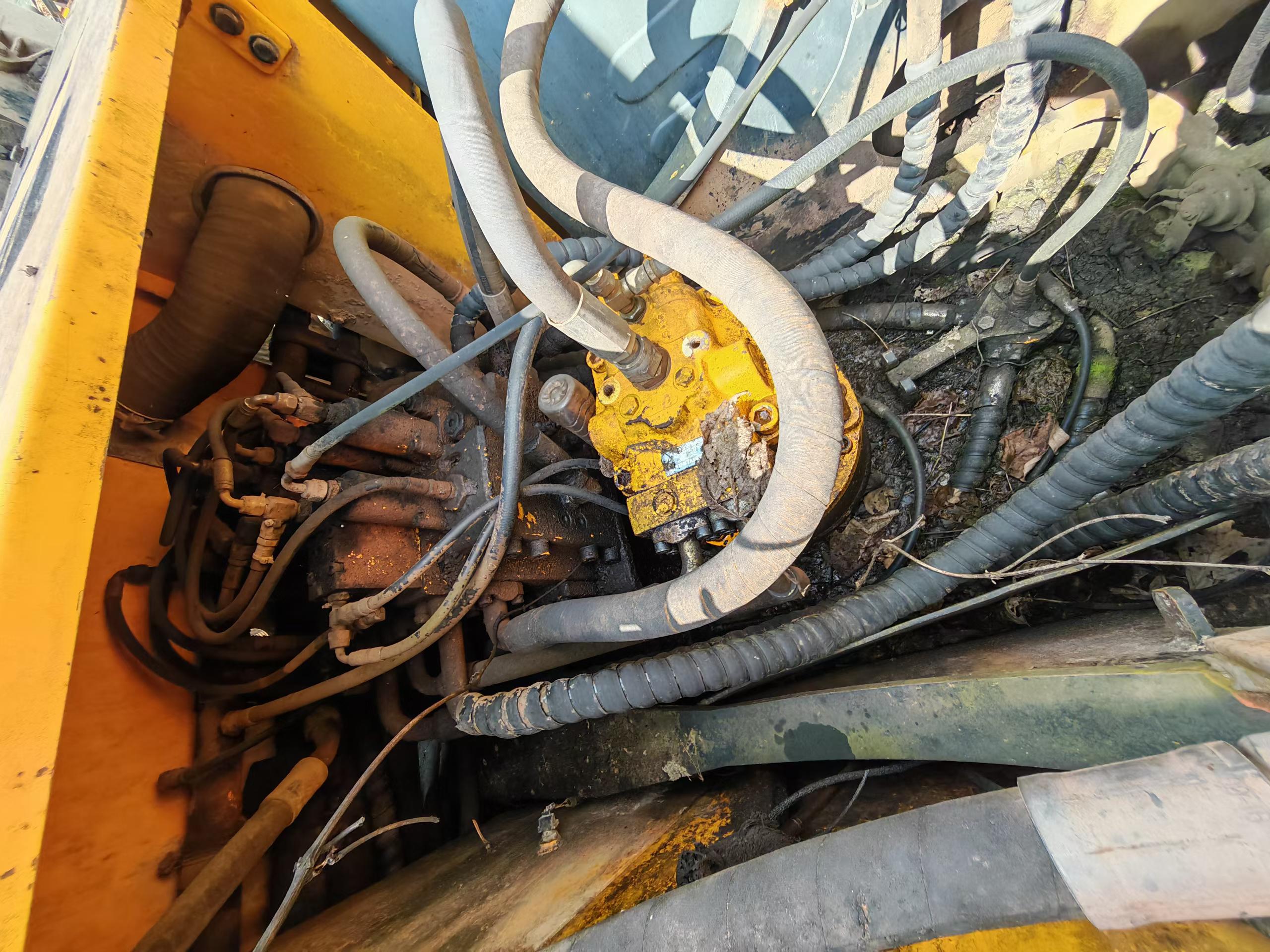 Buy Hyundai R215-7 Used Excavator / 4