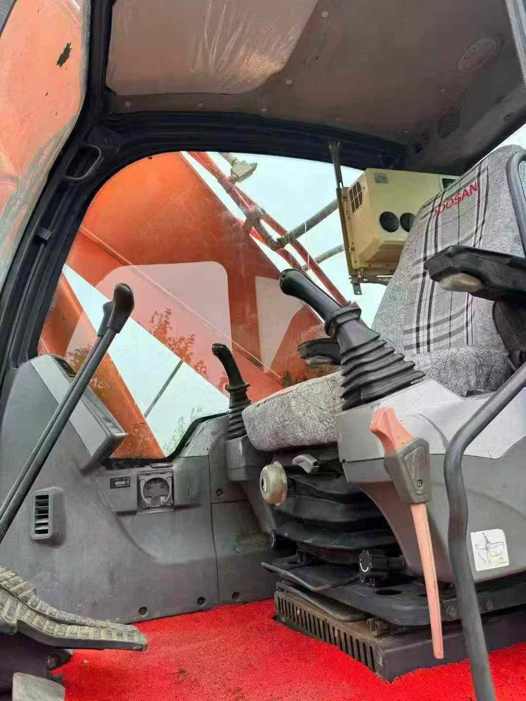 Buy Doosan DX260LC Used Excavator / 5