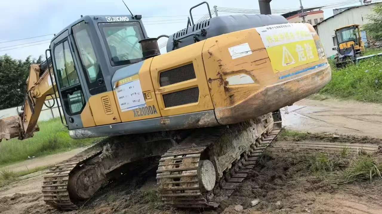 Buy XCMG XE200 Used Excavator / 2