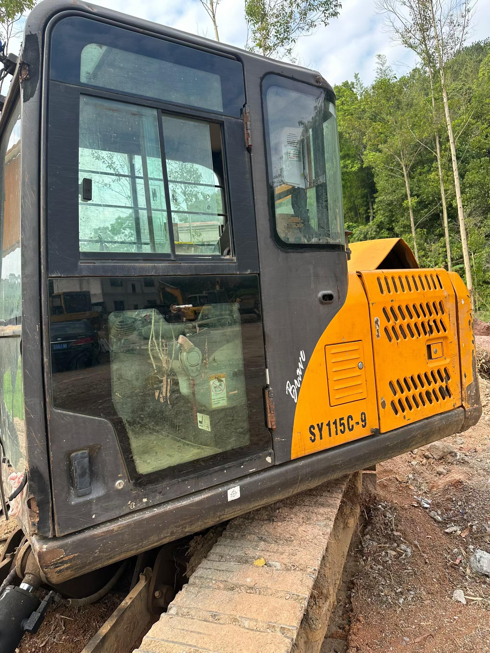 Buy Sany SY95C Used Excavator / 2