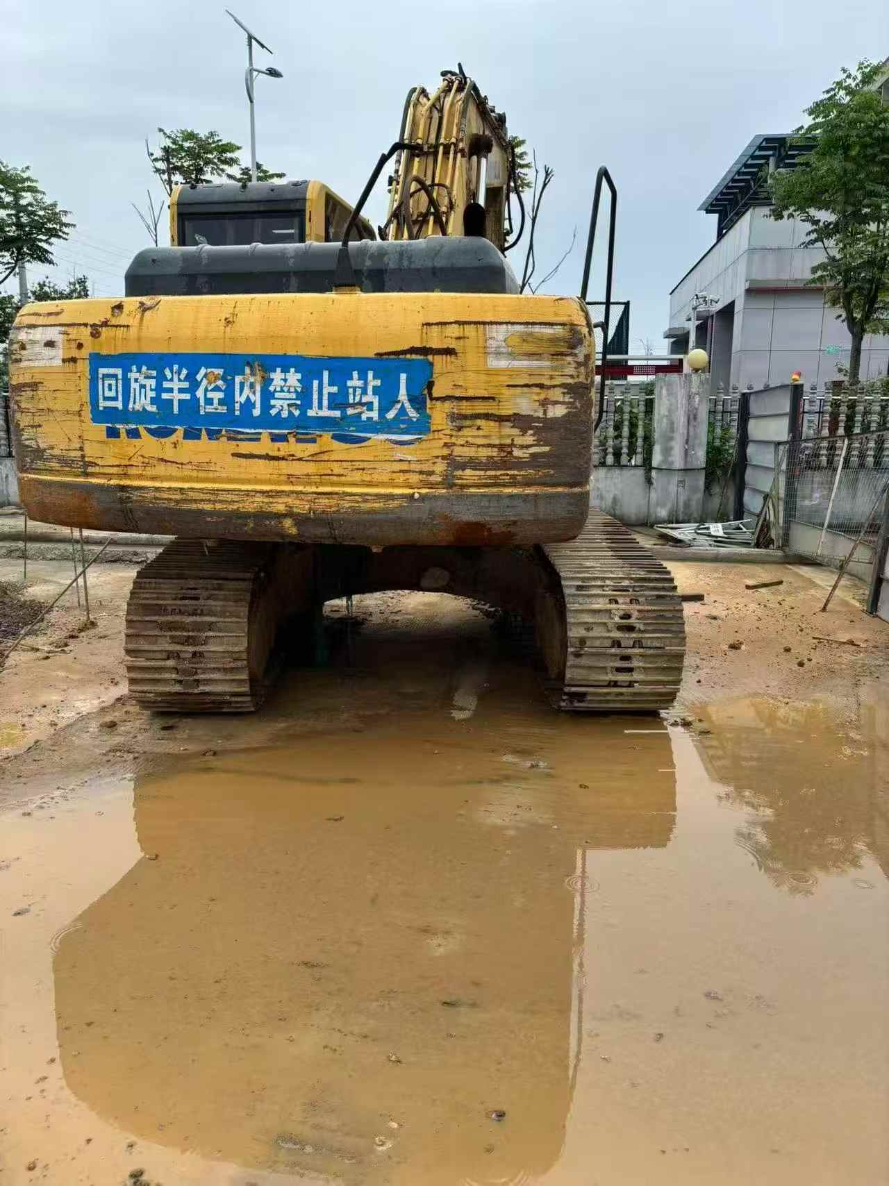 Buy Komatsu PC200-8 Used Excavator / 2