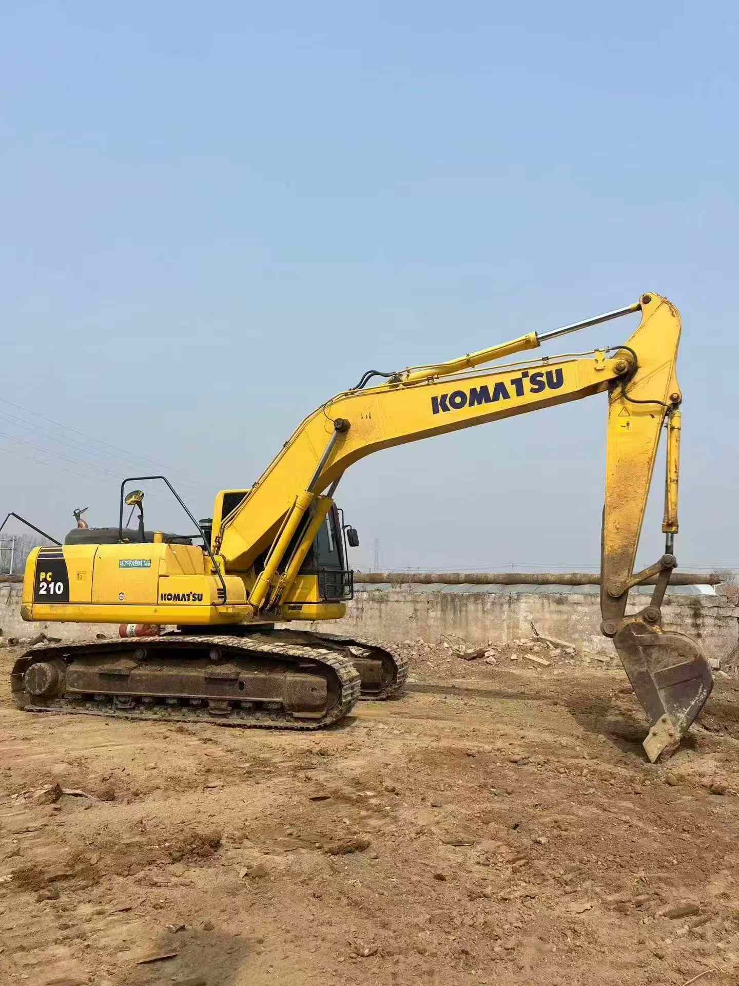 Buy Komatsu PC210 Used Excavator / 2