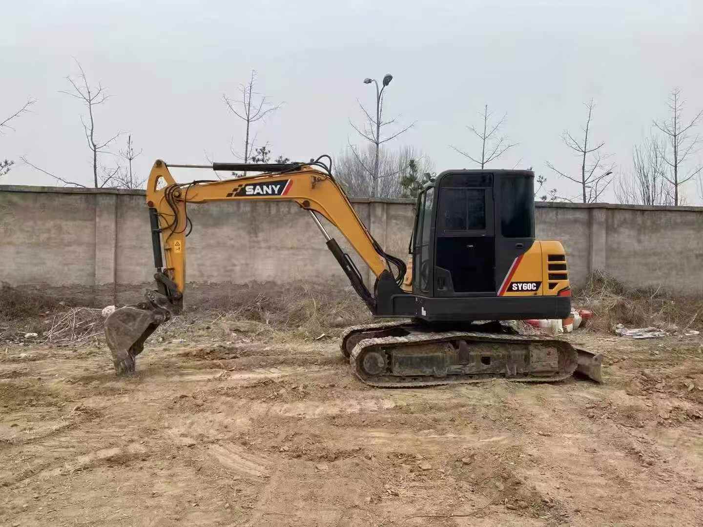 Buy Sany SY60C Used Excavator / 3