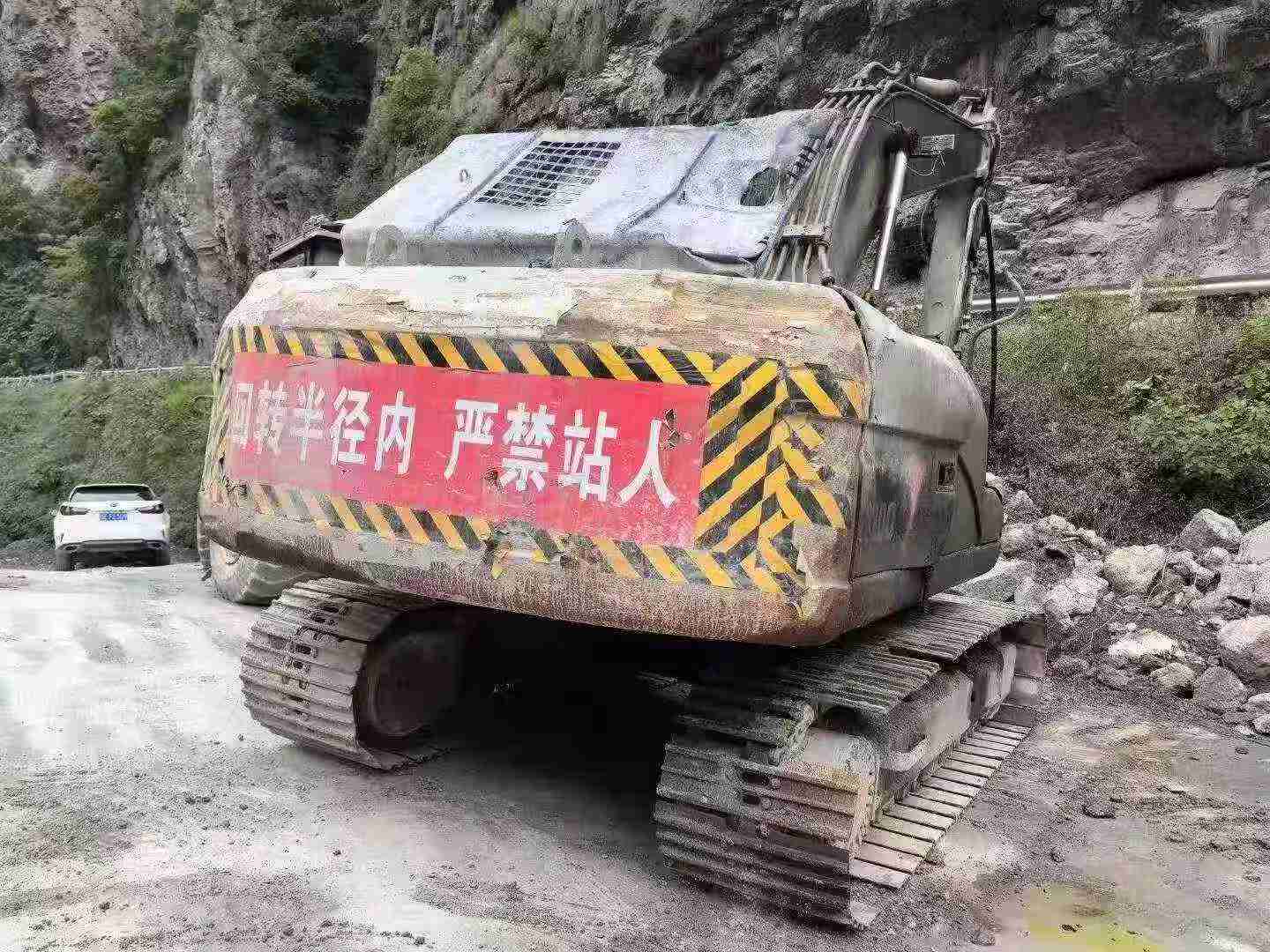 Buy Caterpillar 320D Used Excavator / 2