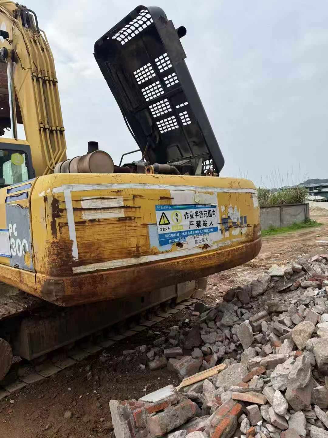 Buy Komatsu PC300-7 Used Excavator / 8
